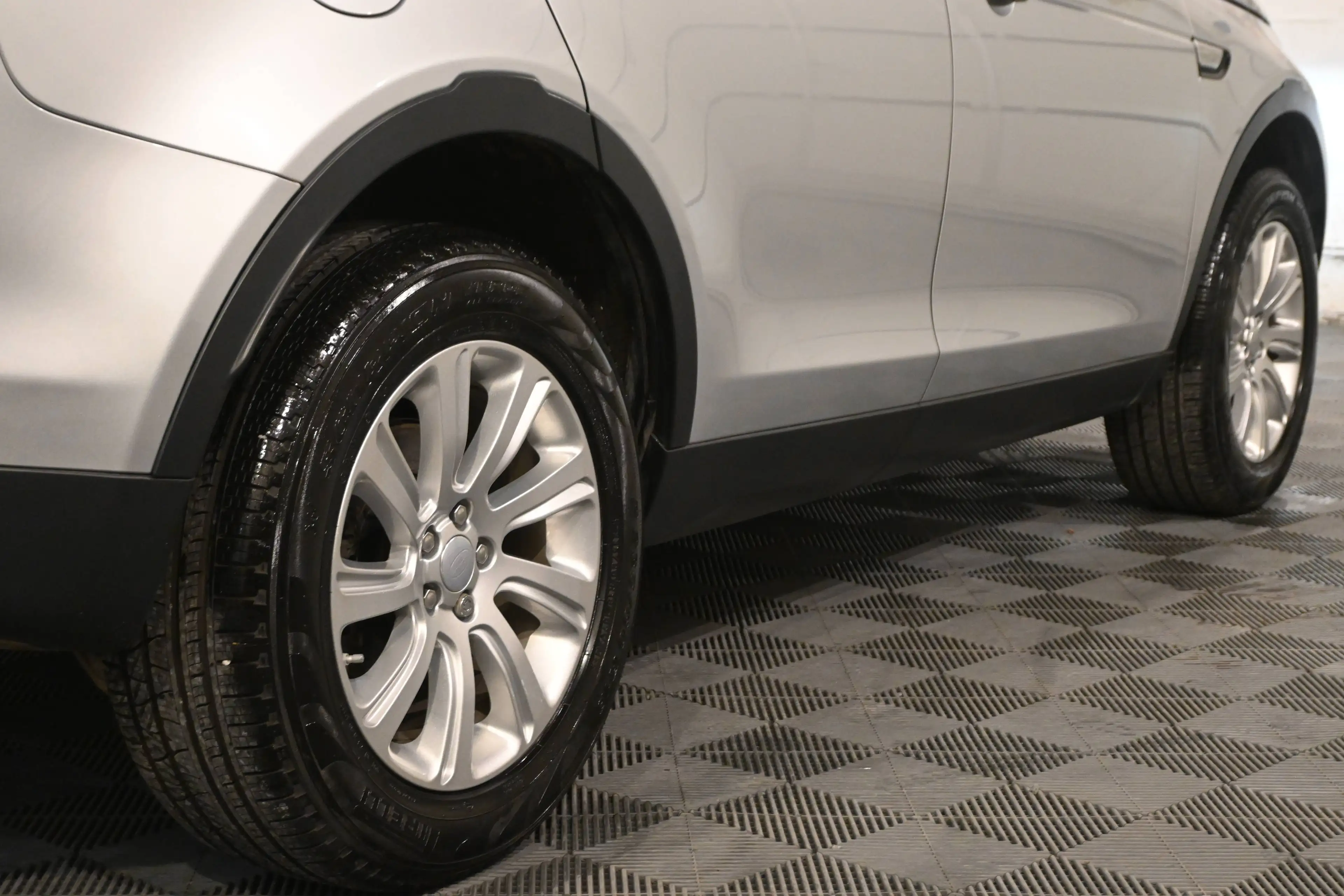 Land Rover Discovery Sport Discovery Sport 2.0 TD4 HSE / CAMERA / CUIR / GPS NAVIGATION / XENON / PDC !! — photo 8