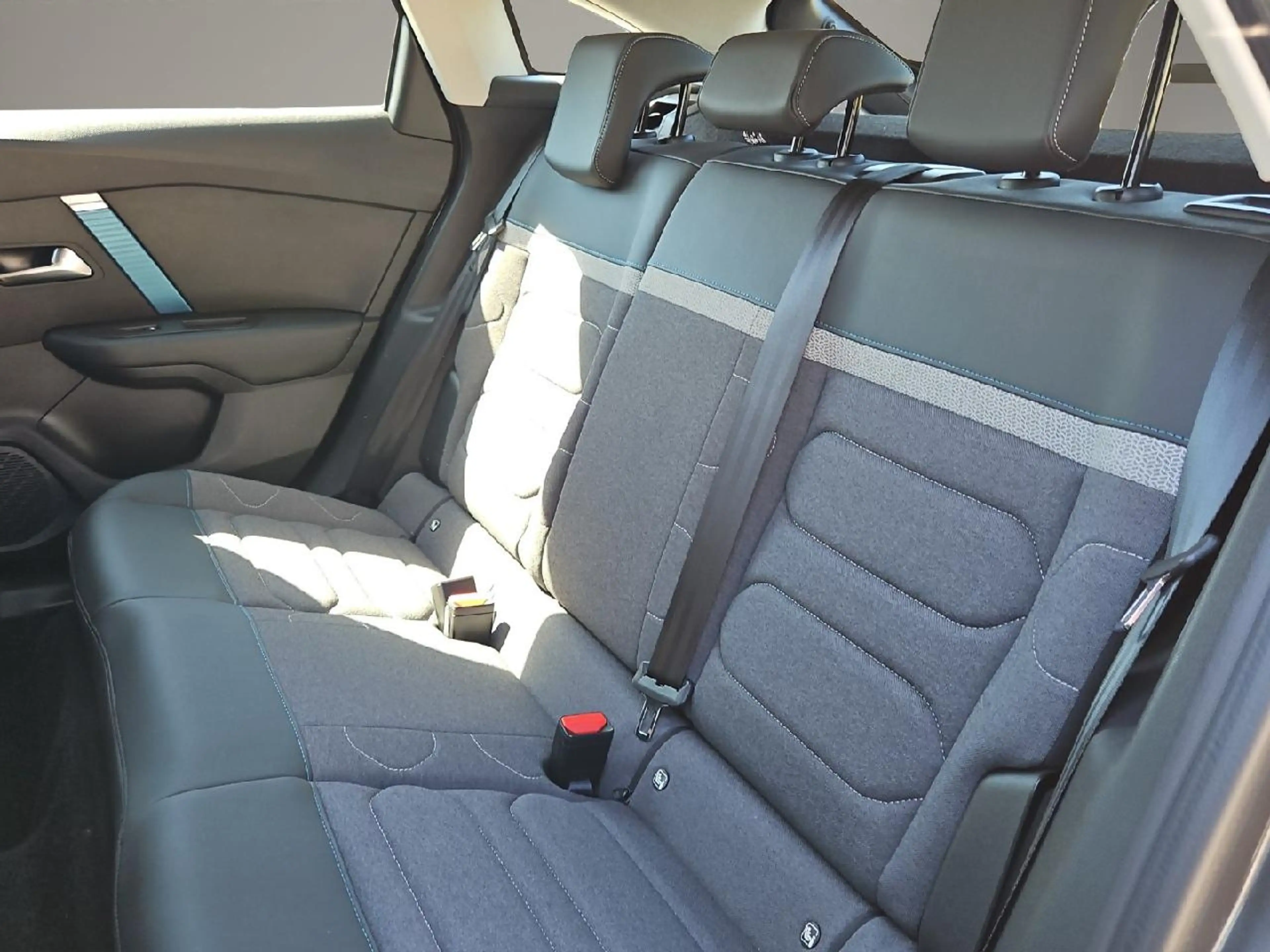 Citroen E-C4 Electric ë- C-Series — photo 13