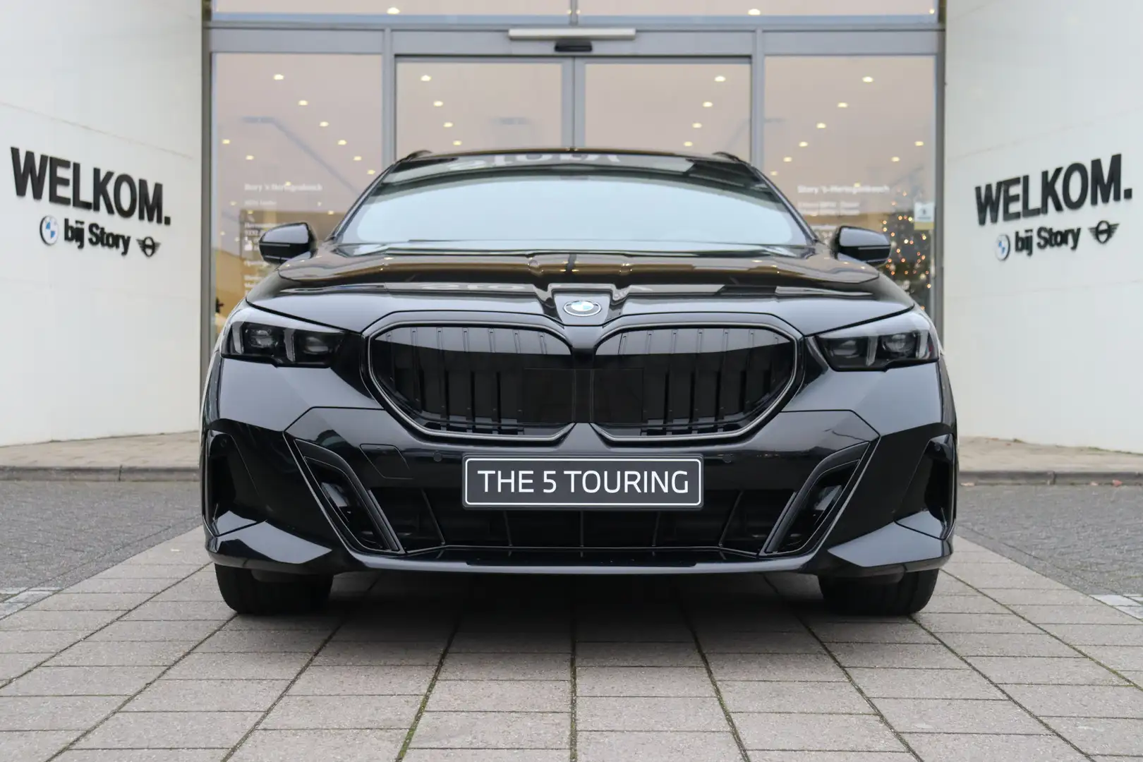 BMW 520 5 Serie Touring 520i M Sport Automaat / Trekhaak / Zwart - 2