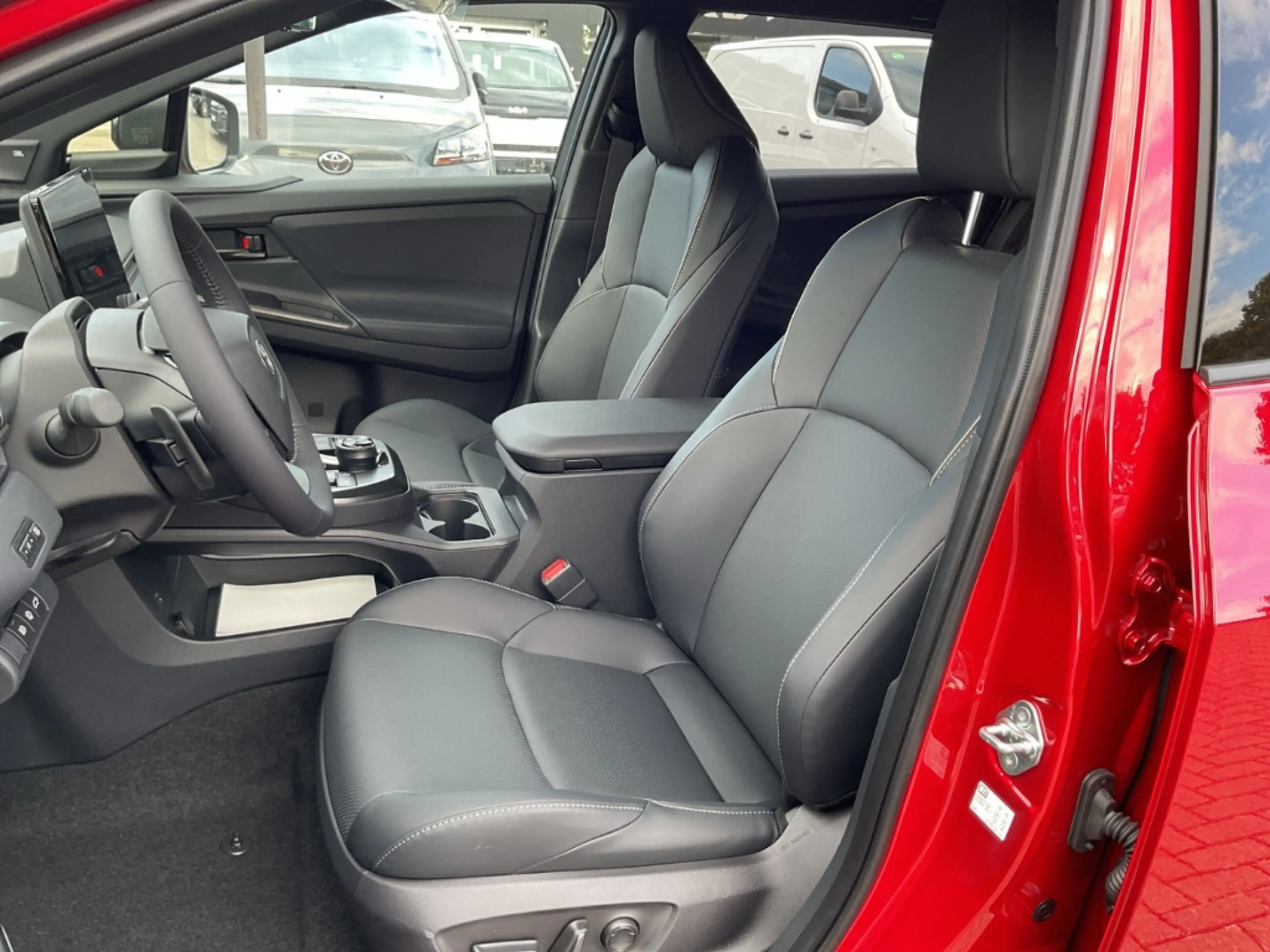 Toyota bZ4X AWD Lounge Navi Memory Sitze 360 Kamera Klimasitze — photo 8