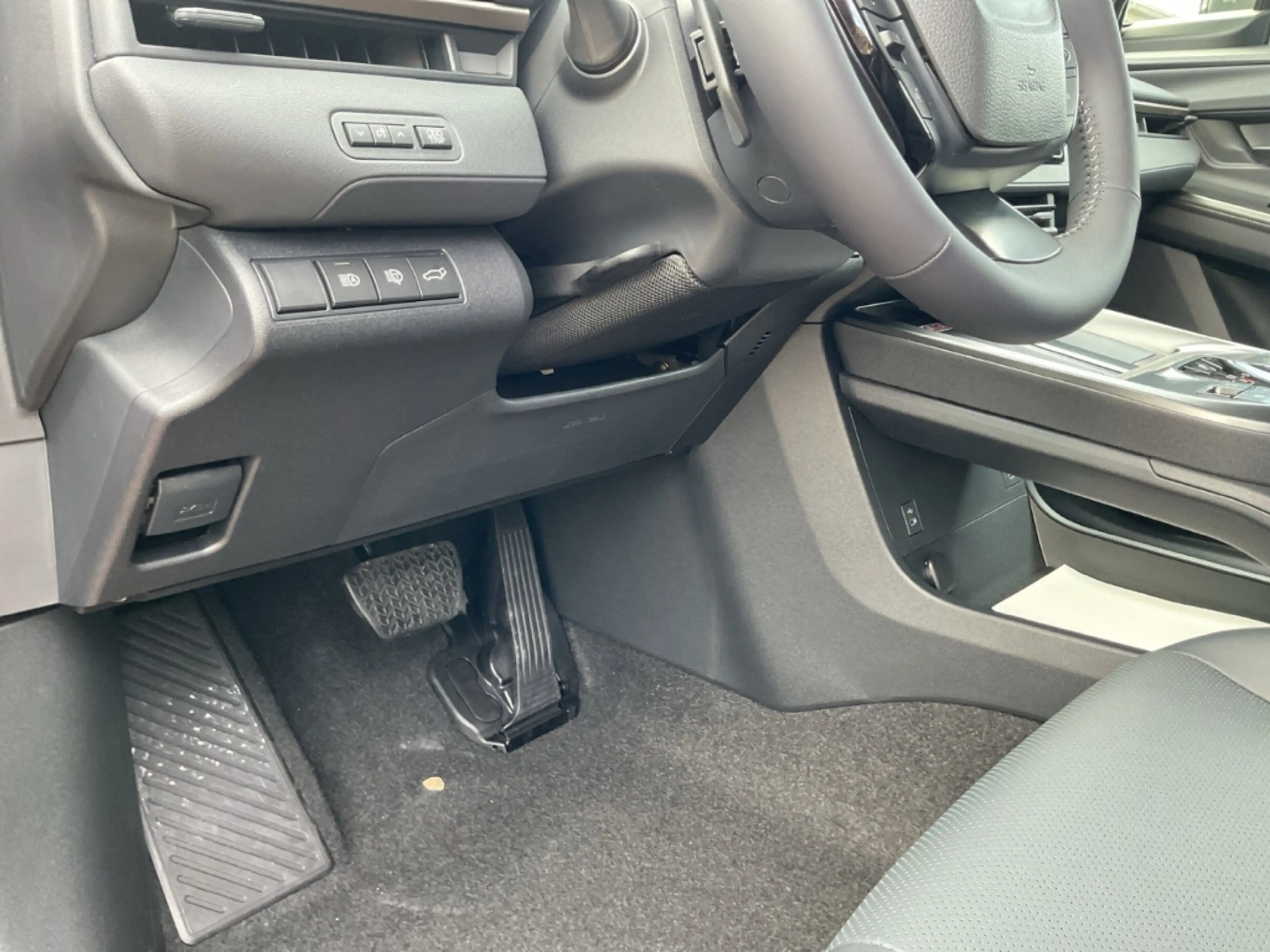 Toyota bZ4X AWD Lounge Navi Memory Sitze 360 Kamera Klimasitze — photo 10