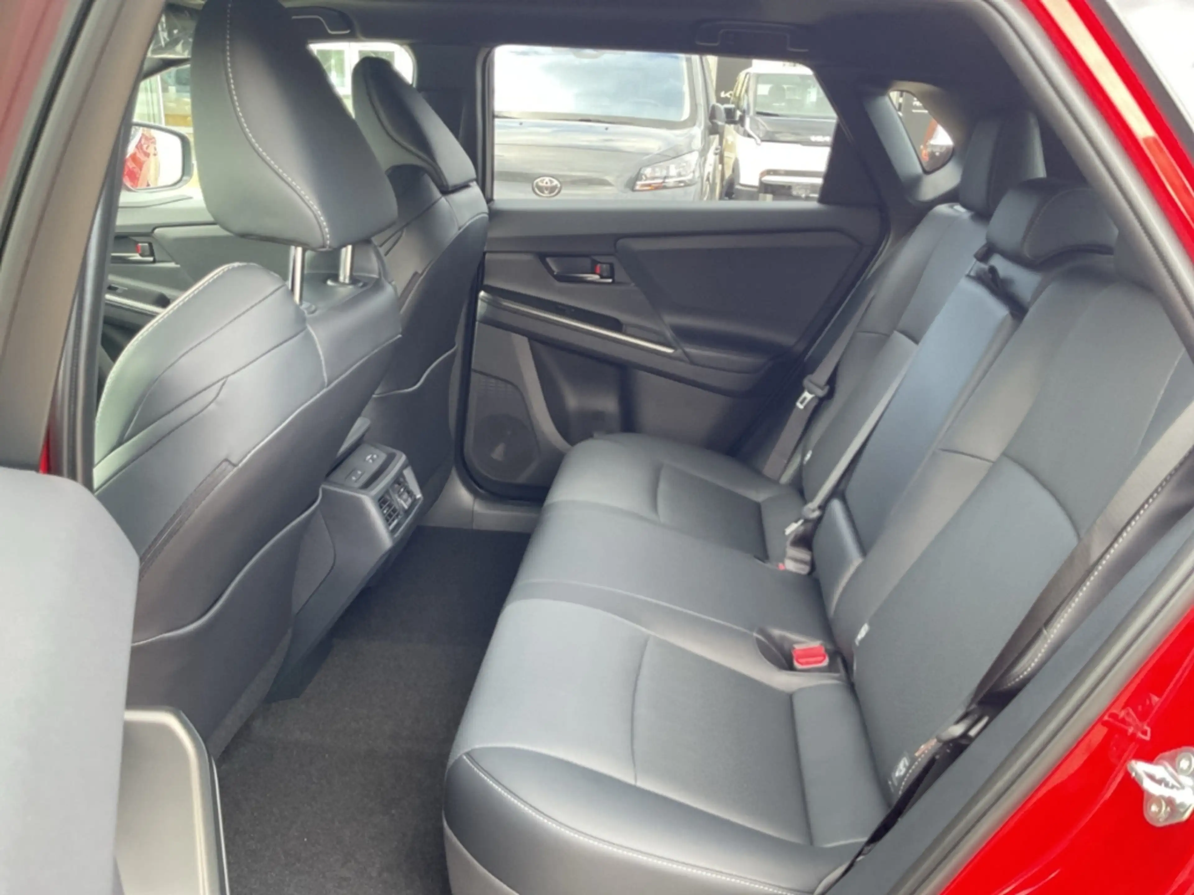 Toyota bZ4X AWD Lounge Navi Memory Sitze 360 Kamera Klimasitze — photo 11