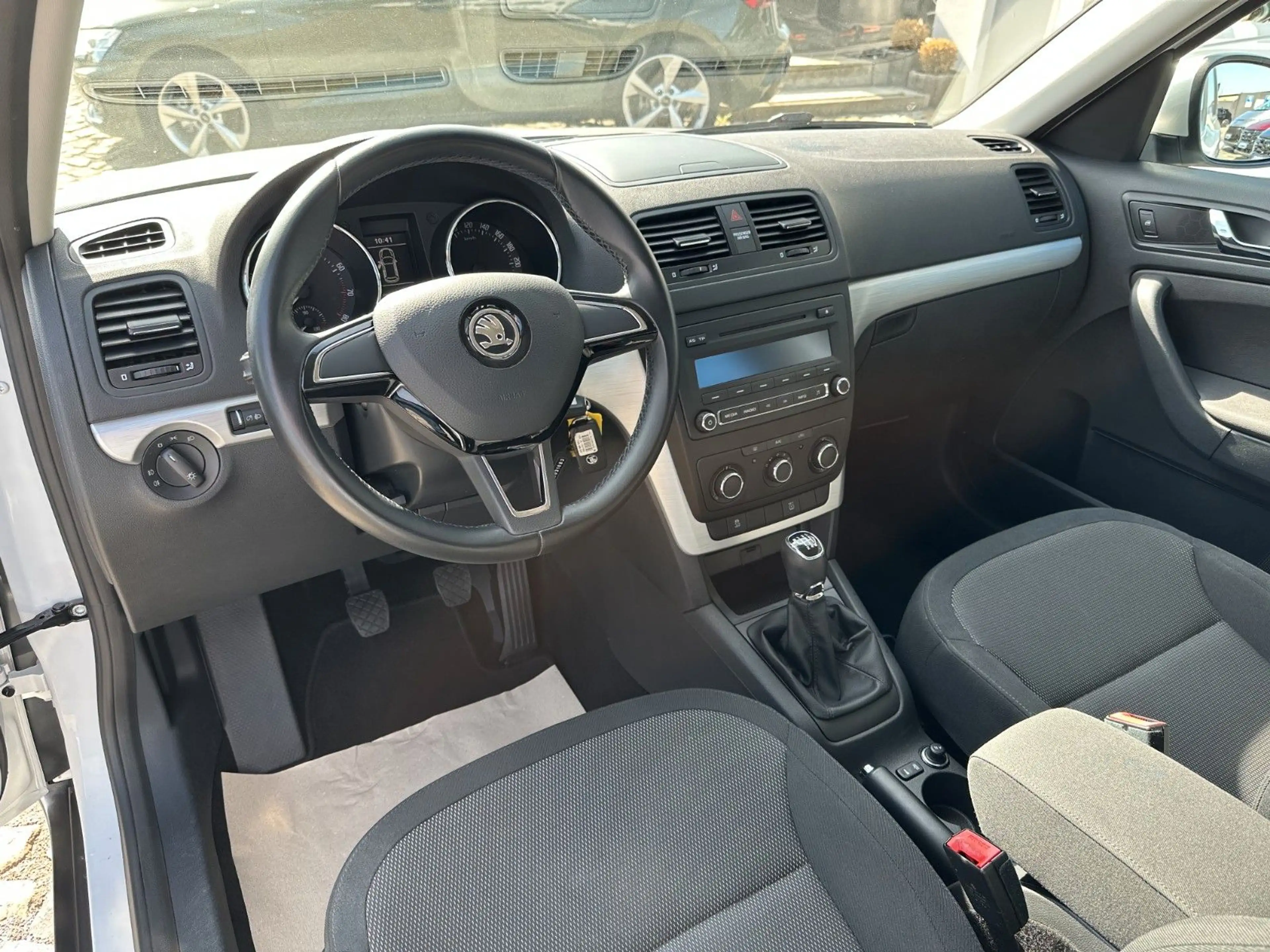 Skoda Yeti Ambition Outdoor Klima Allwetterreifen — photo 12