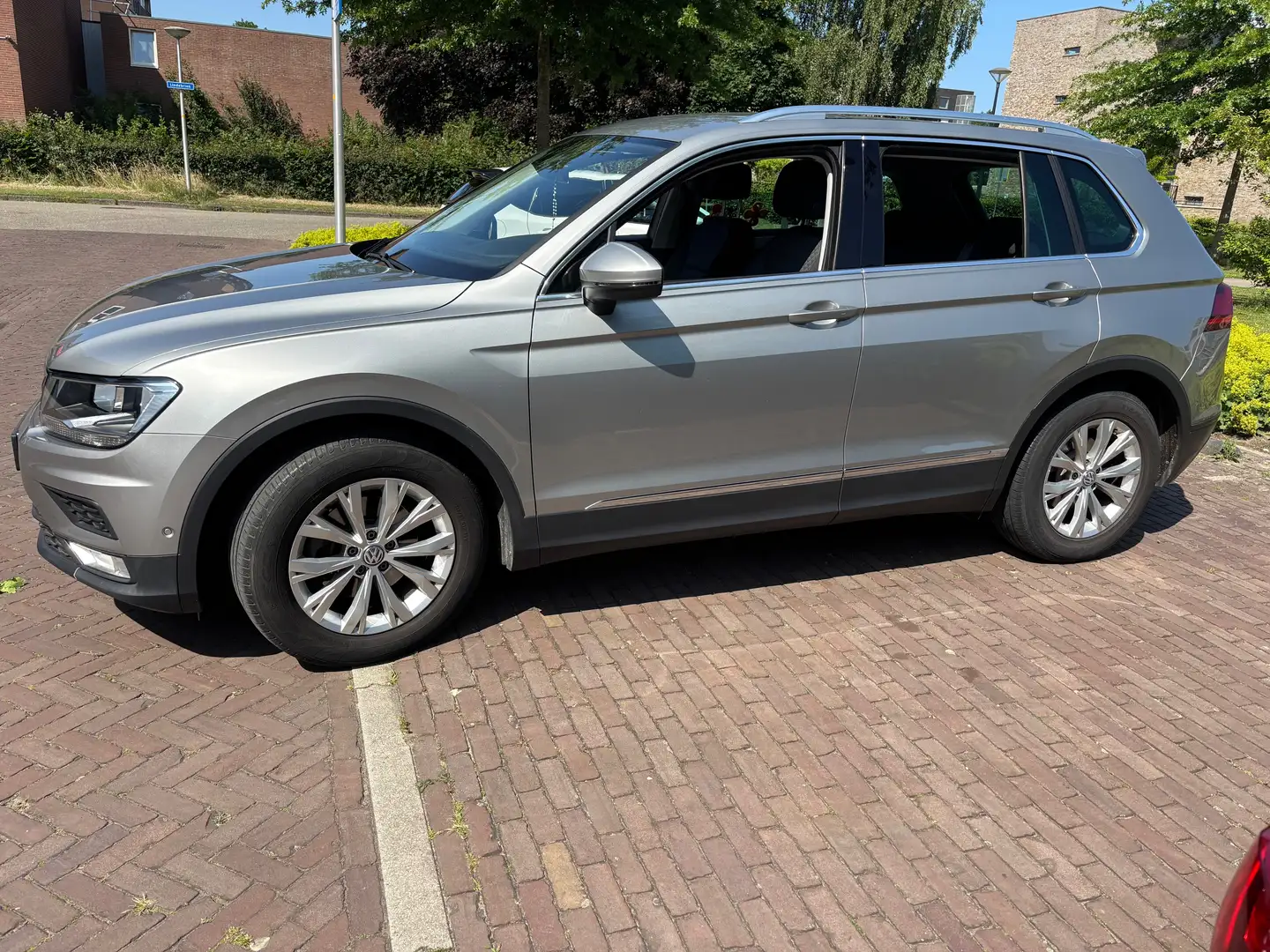 Volkswagen Tiguan Tiguan 1.4 TSI ACT 150pk Zilver - 2
