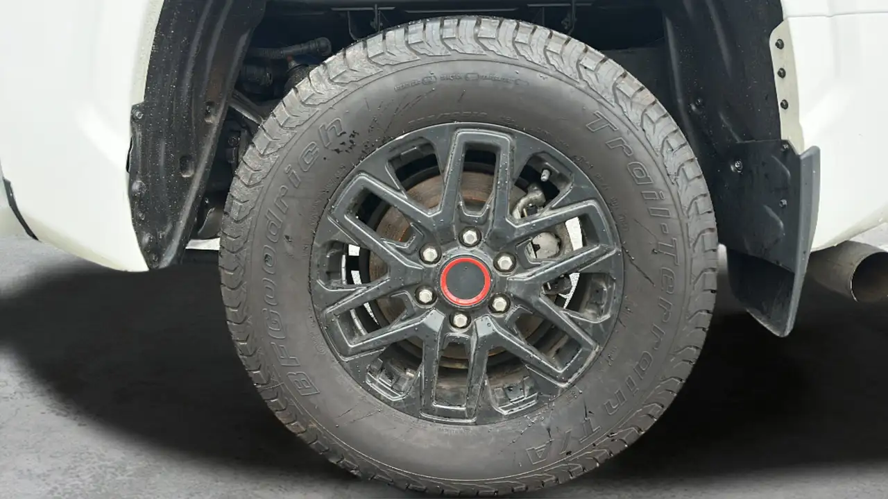 Toyota Tundra снимка Toyota Tundra