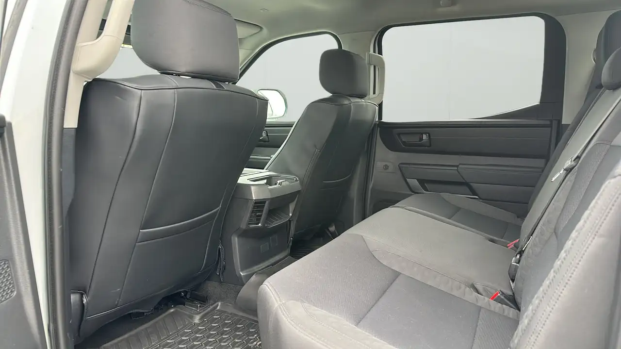 Toyota Tundra снимка Toyota Tundra