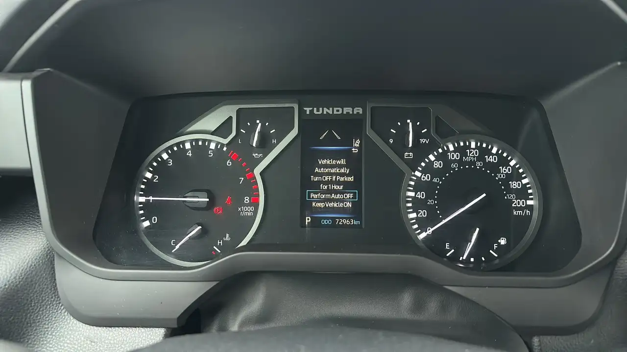 Toyota Tundra снимка Toyota Tundra
