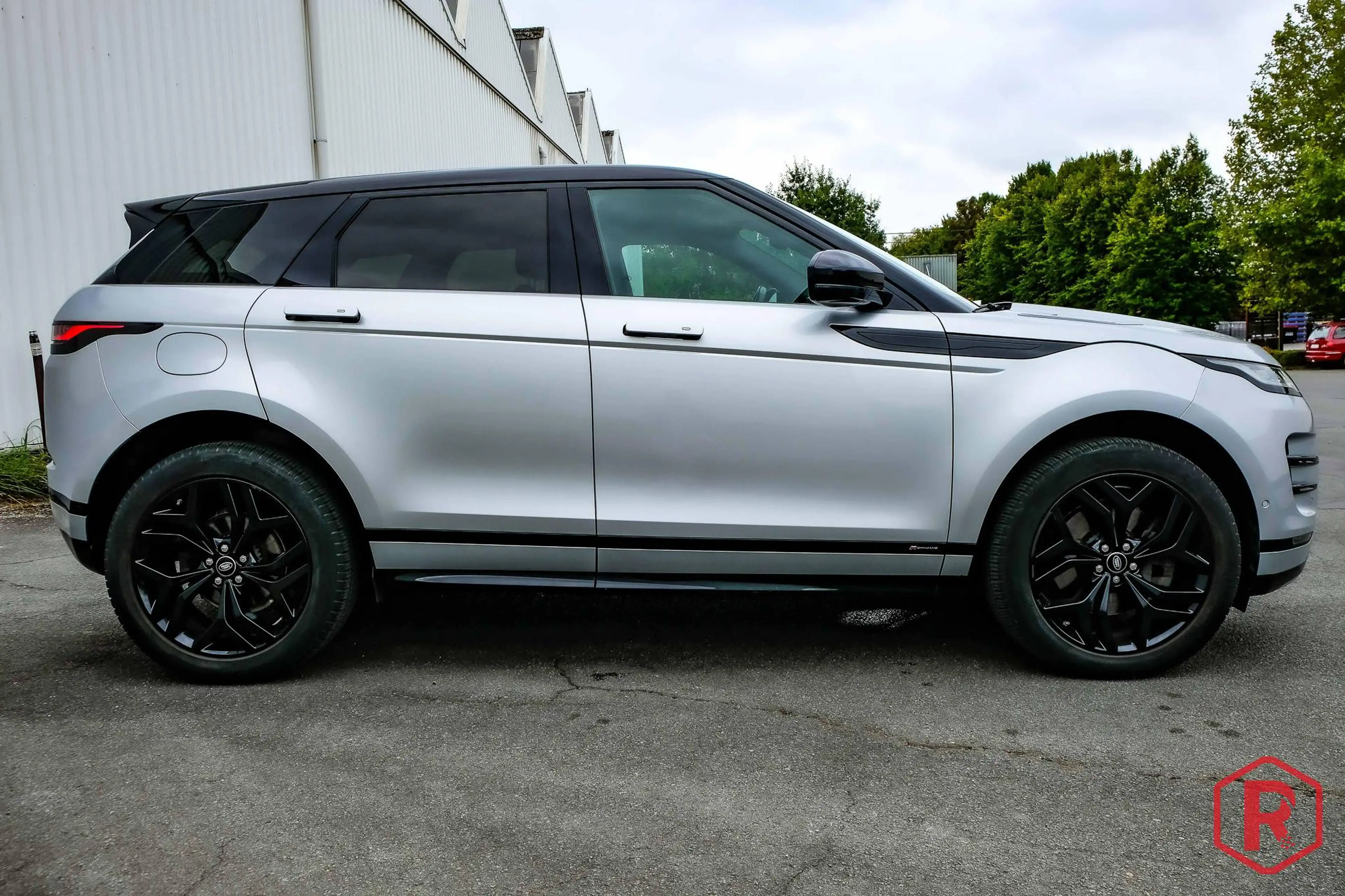 Land Rover Range Rover Evoque R-Dynamic S Meridian D150 4WD — photo 4