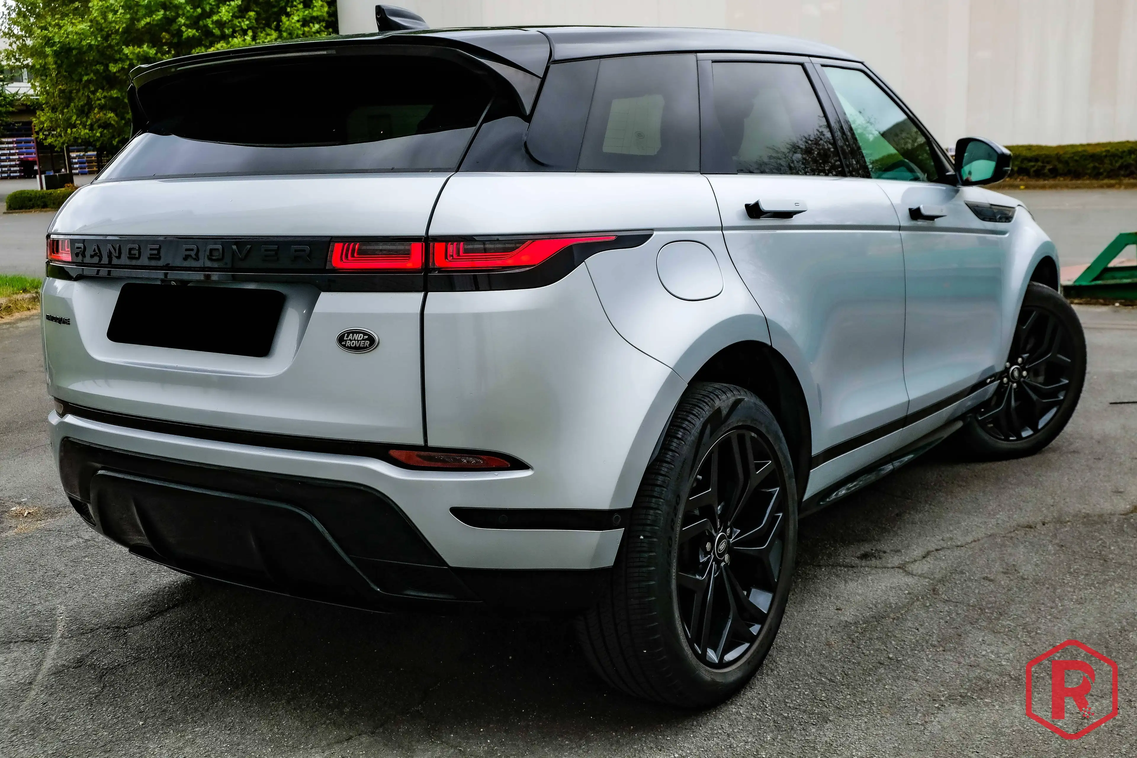 Land Rover Range Rover Evoque R-Dynamic S Meridian D150 4WD — photo 5