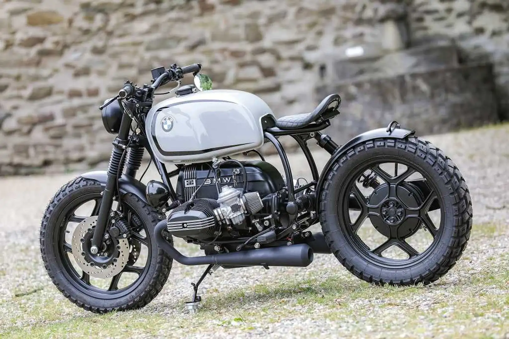 BMW R 80 R 100 Bobber SE Concept Bike - 2