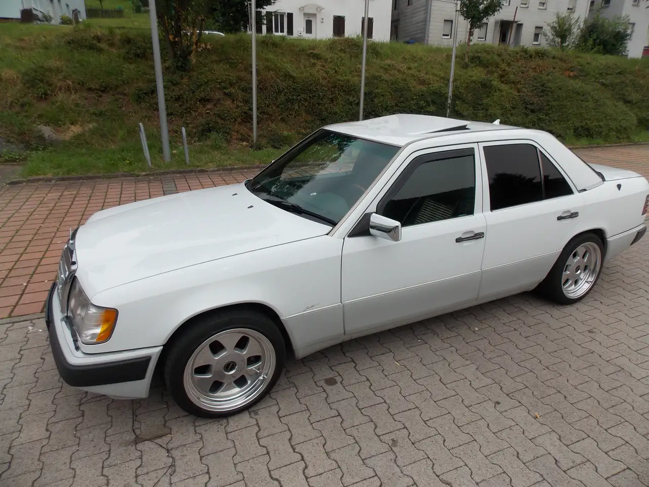 Mercedes-Benz E 300 300 D Mopf1. 5gang . H-Zulassung. Tüv Neu, foto 2