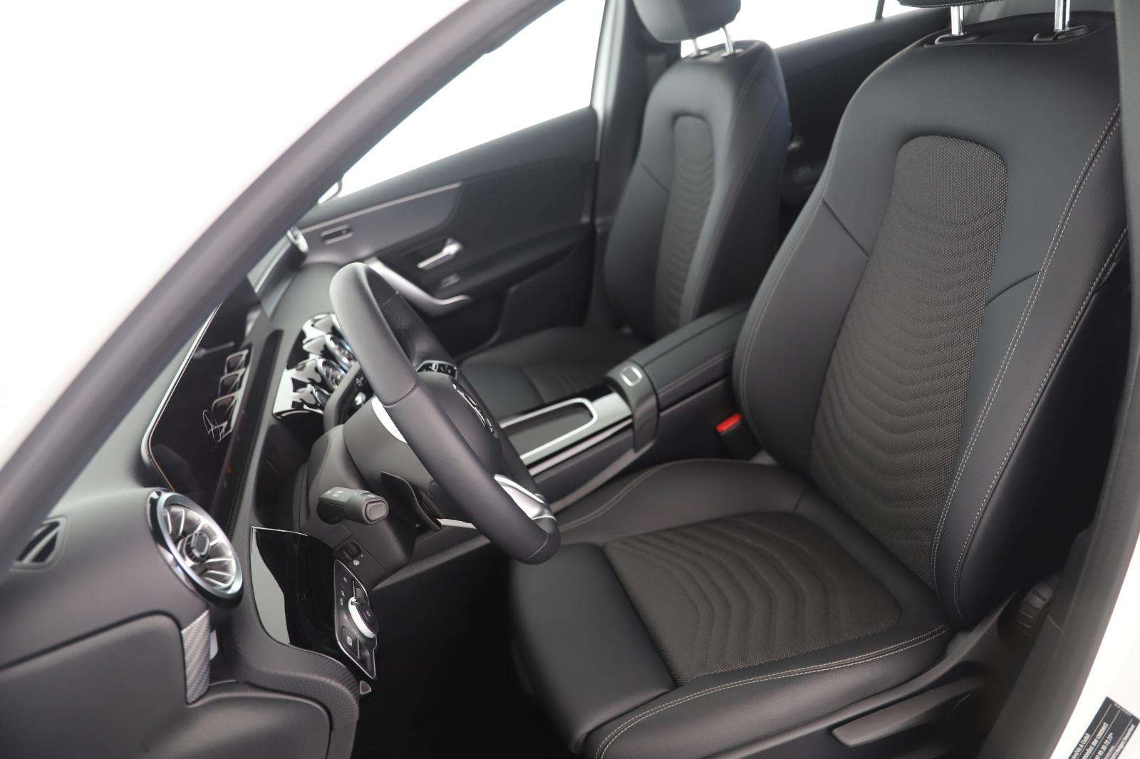 Mercedes-Benz A 220