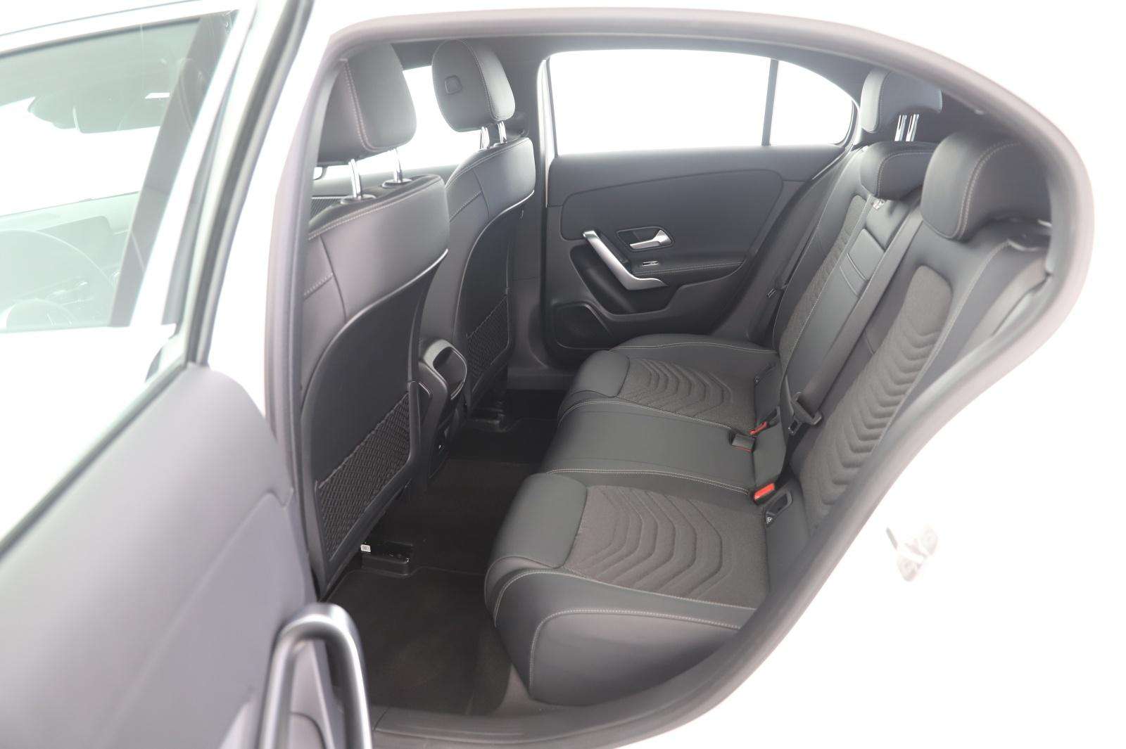 Mercedes-Benz A 220