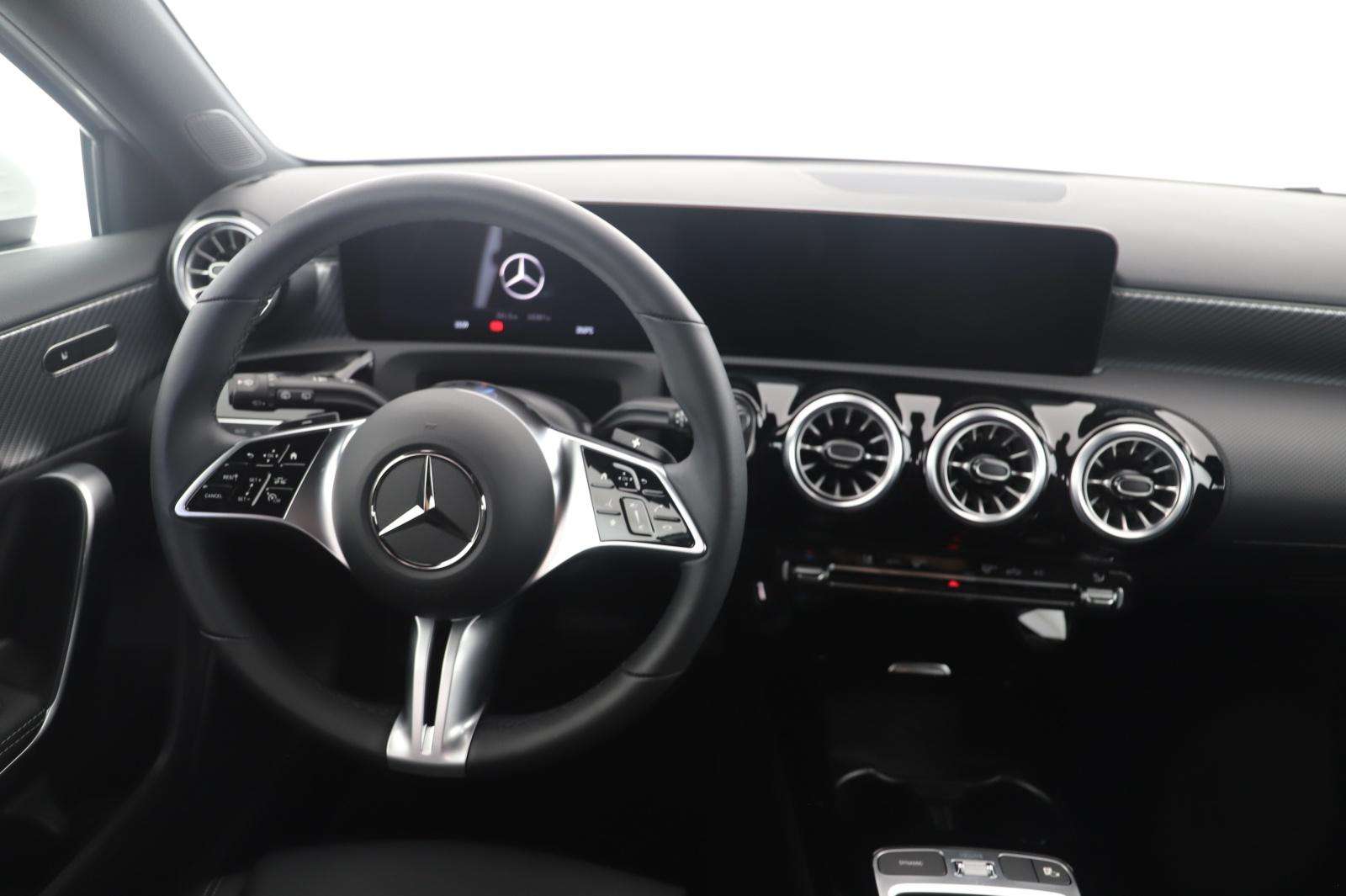 Mercedes-Benz A 220