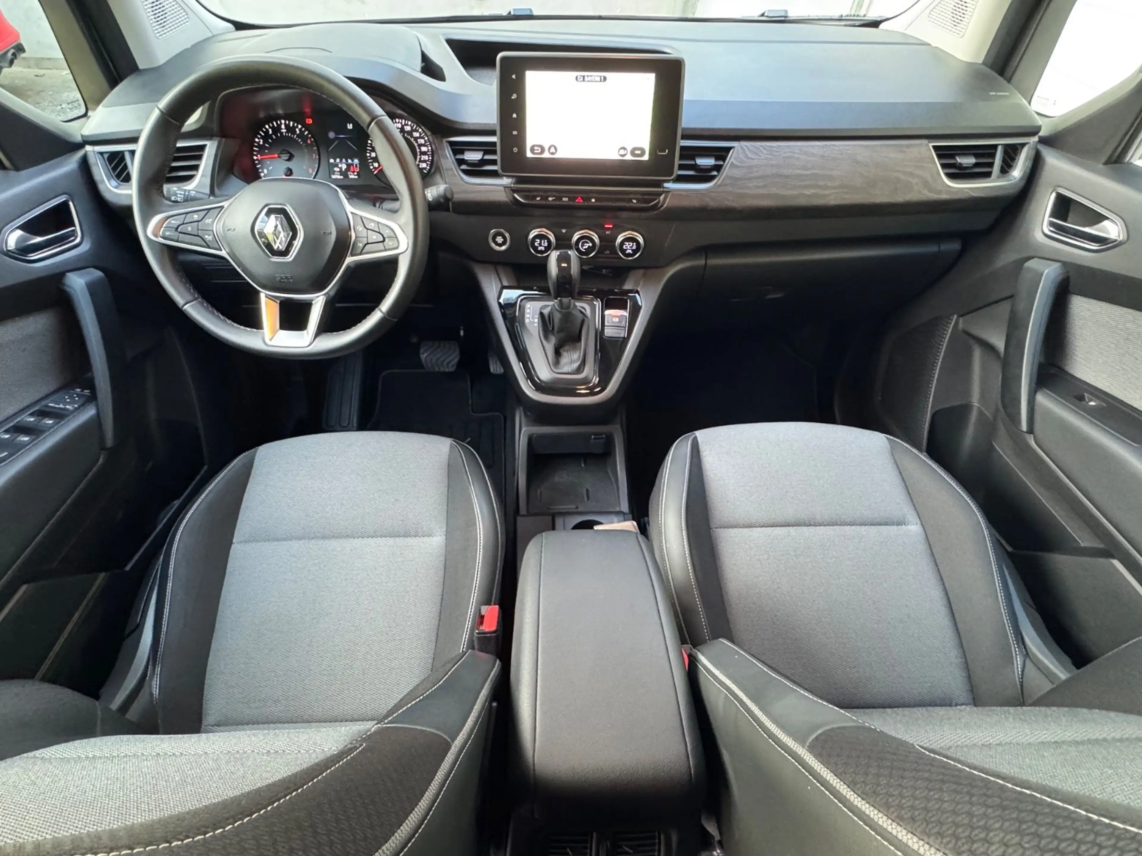 Renault Kangoo III Techno 1.3l Automatik 131PS Navi/LED — photo 9