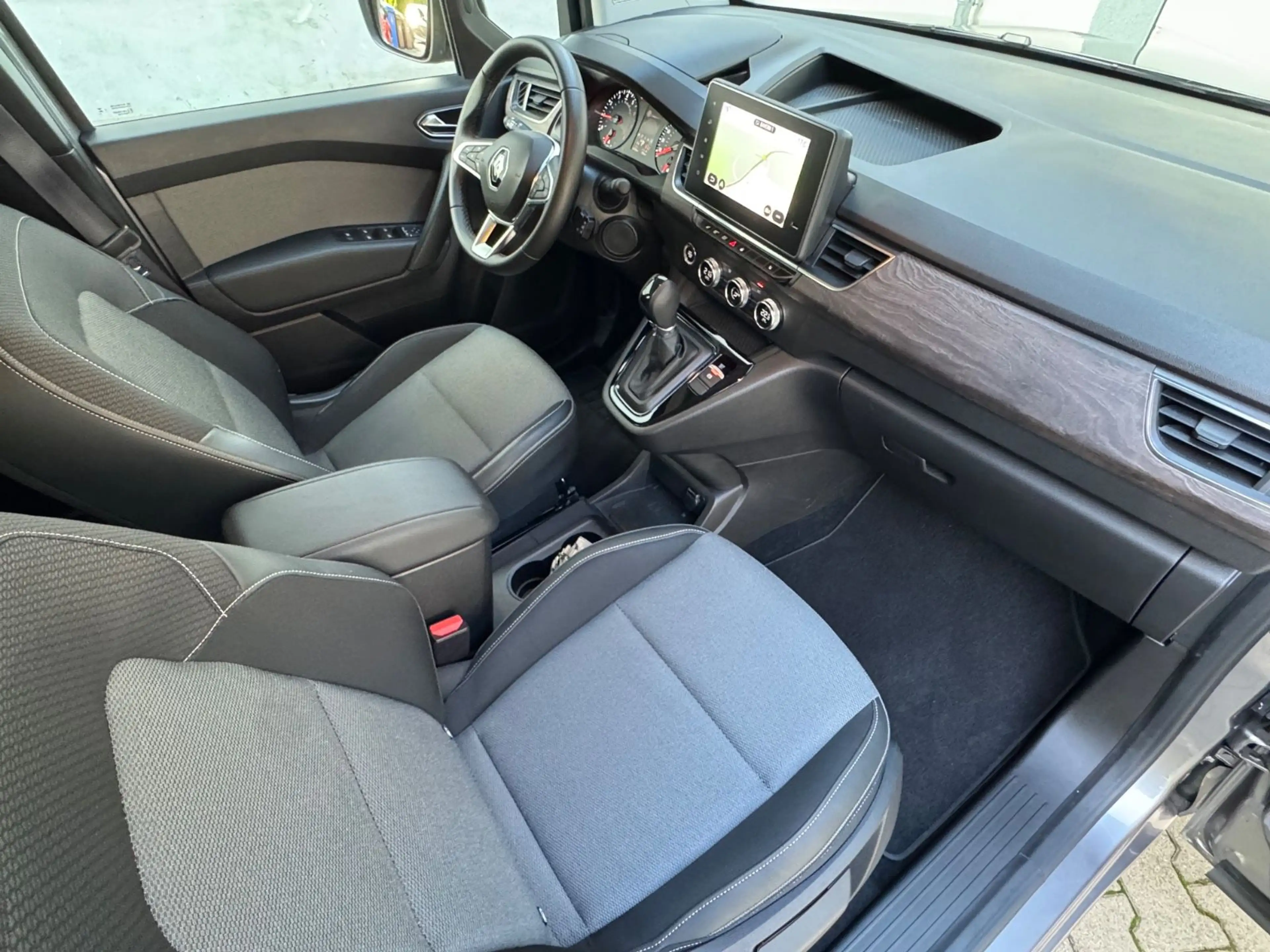 Renault Kangoo III Techno 1.3l Automatik 131PS Navi/LED — photo 19