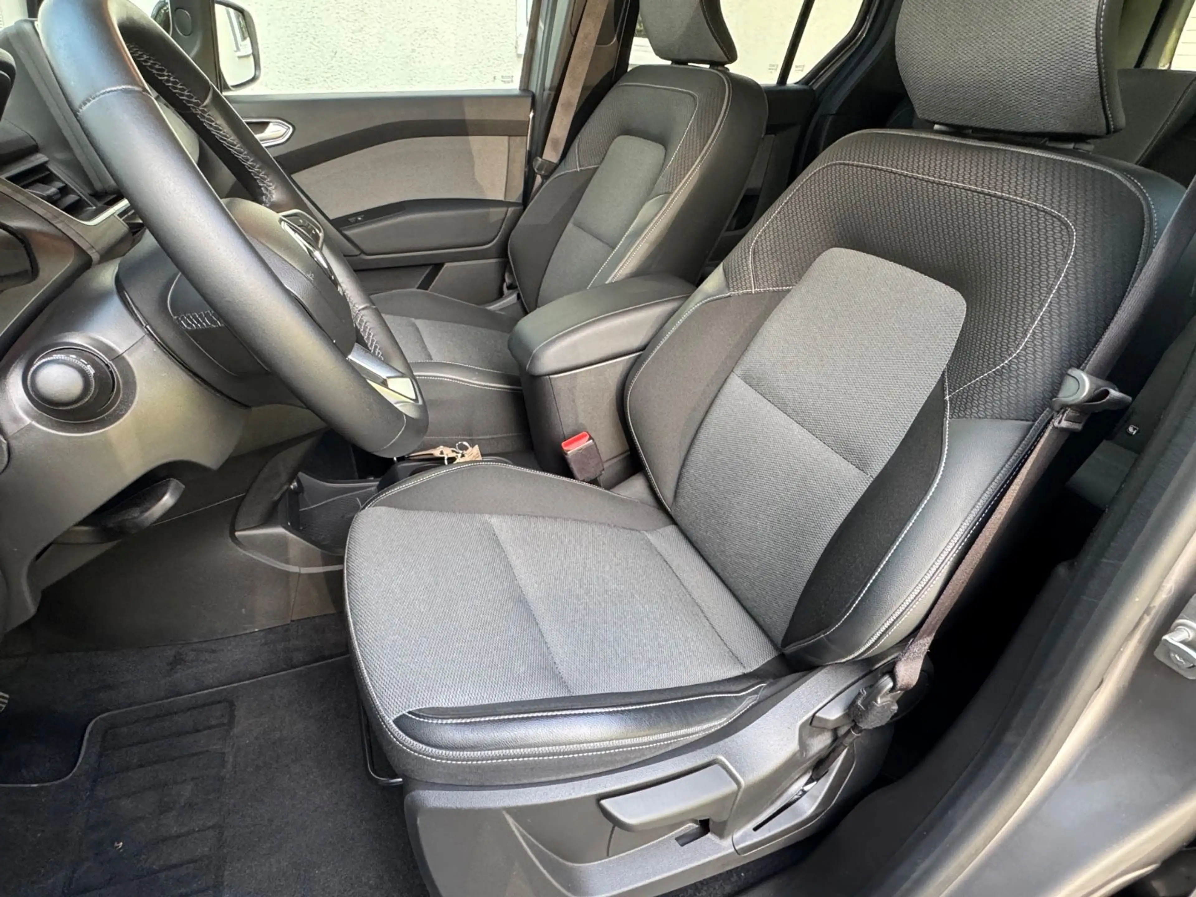 Renault Kangoo III Techno 1.3l Automatik 131PS Navi/LED — photo 18