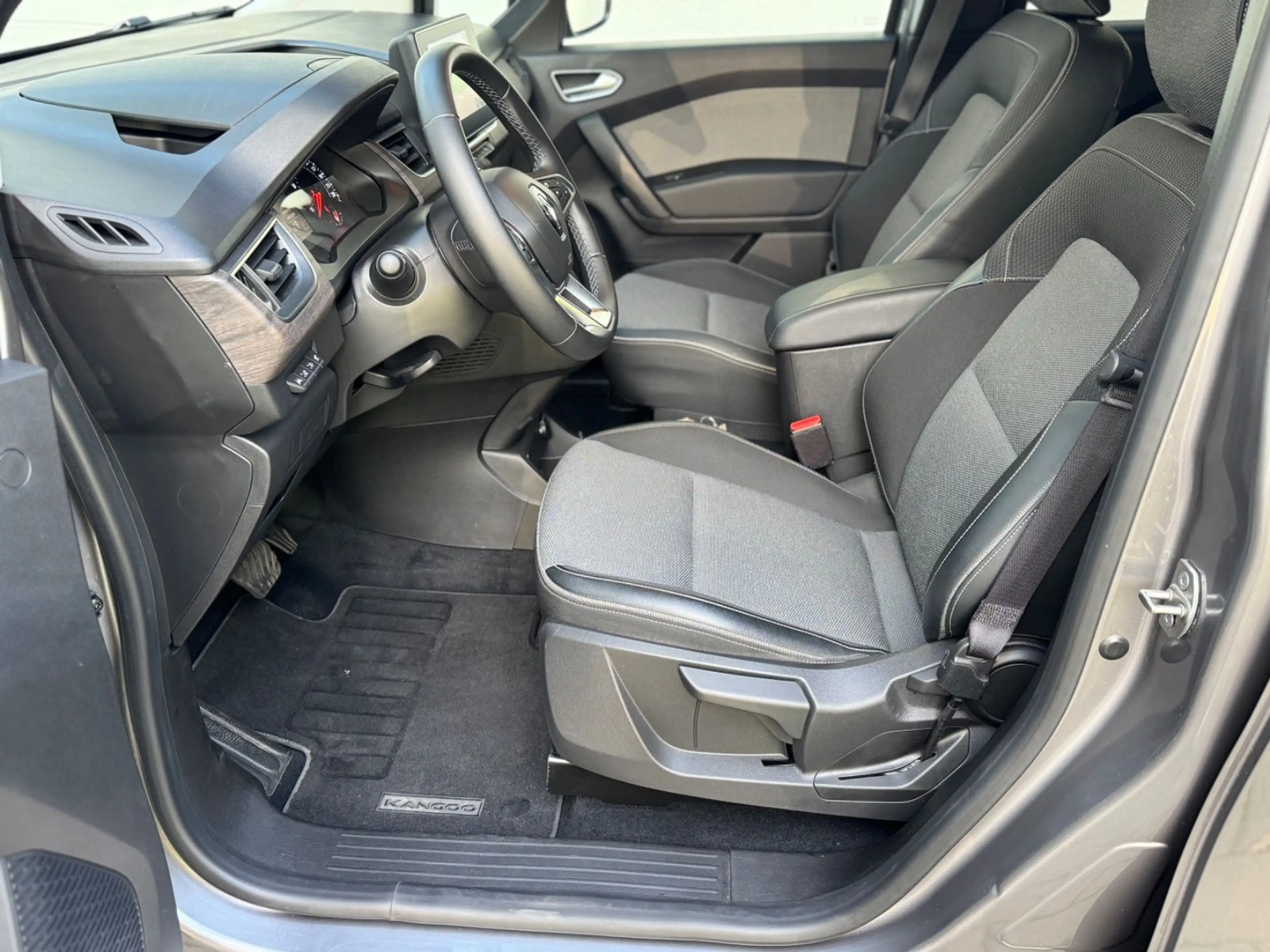 Renault Kangoo III Techno 1.3l Automatik 131PS Navi/LED — photo 17