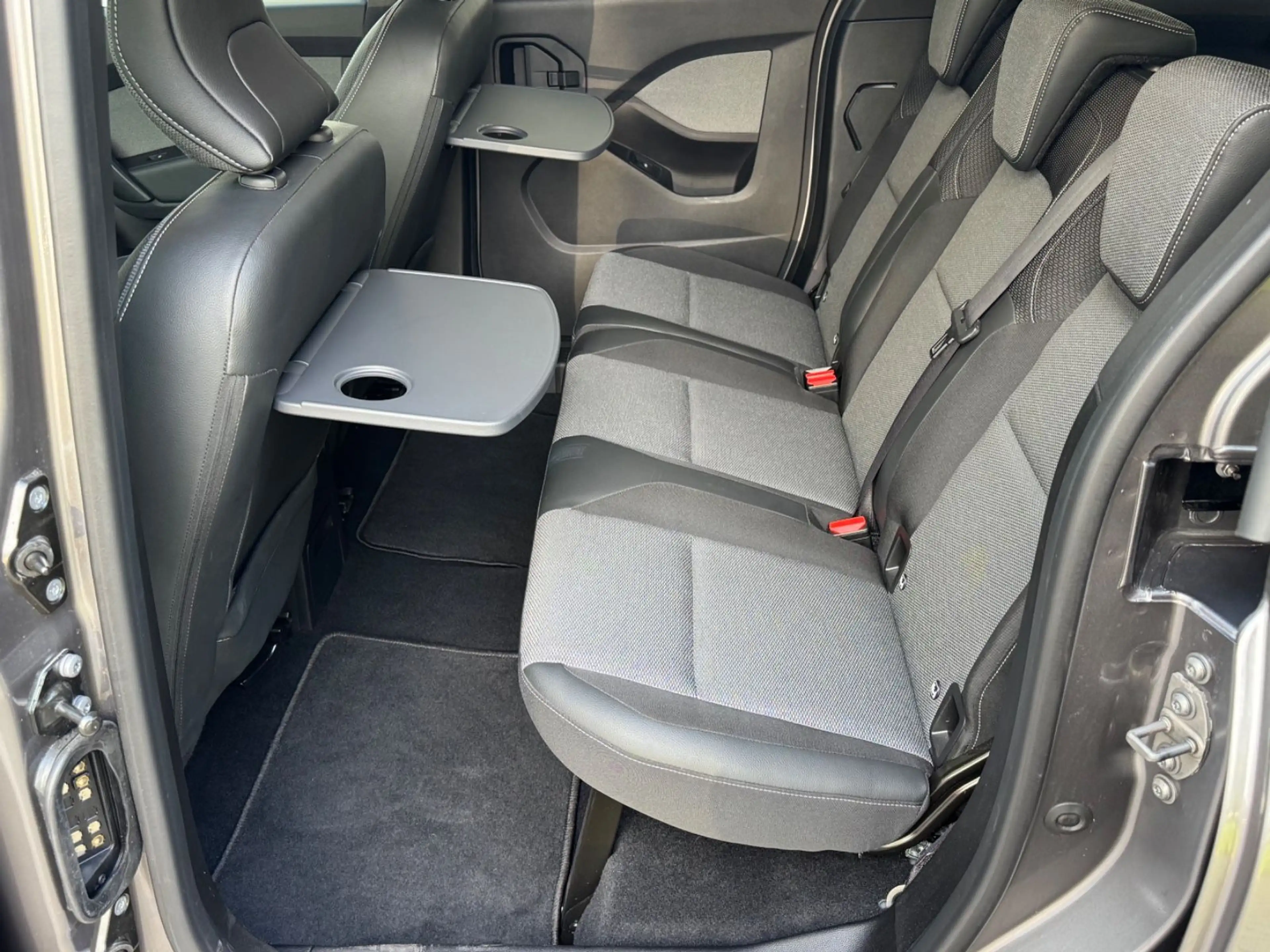 Renault Kangoo III Techno 1.3l Automatik 131PS Navi/LED — photo 23