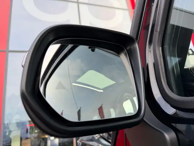 Mercedes-Benz G-Class view 11