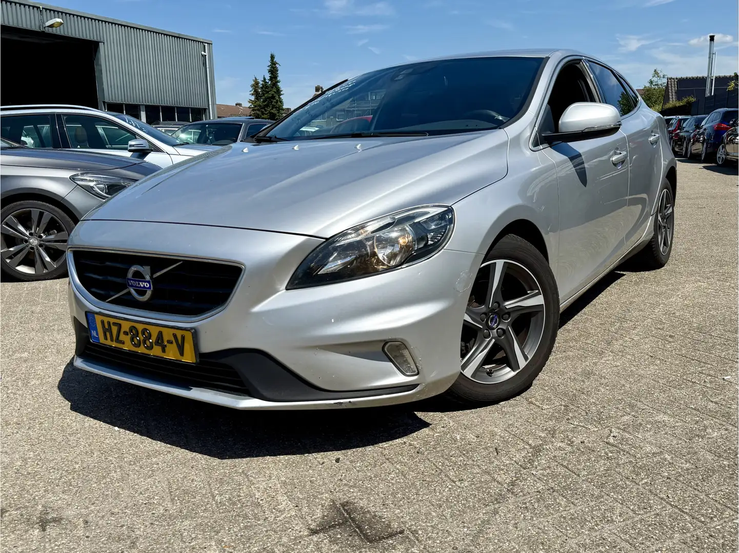 Volvo V40 2.0 D2 R-DESIGN NAVI/CLIMATE/LEER/LMV Grijs - 1