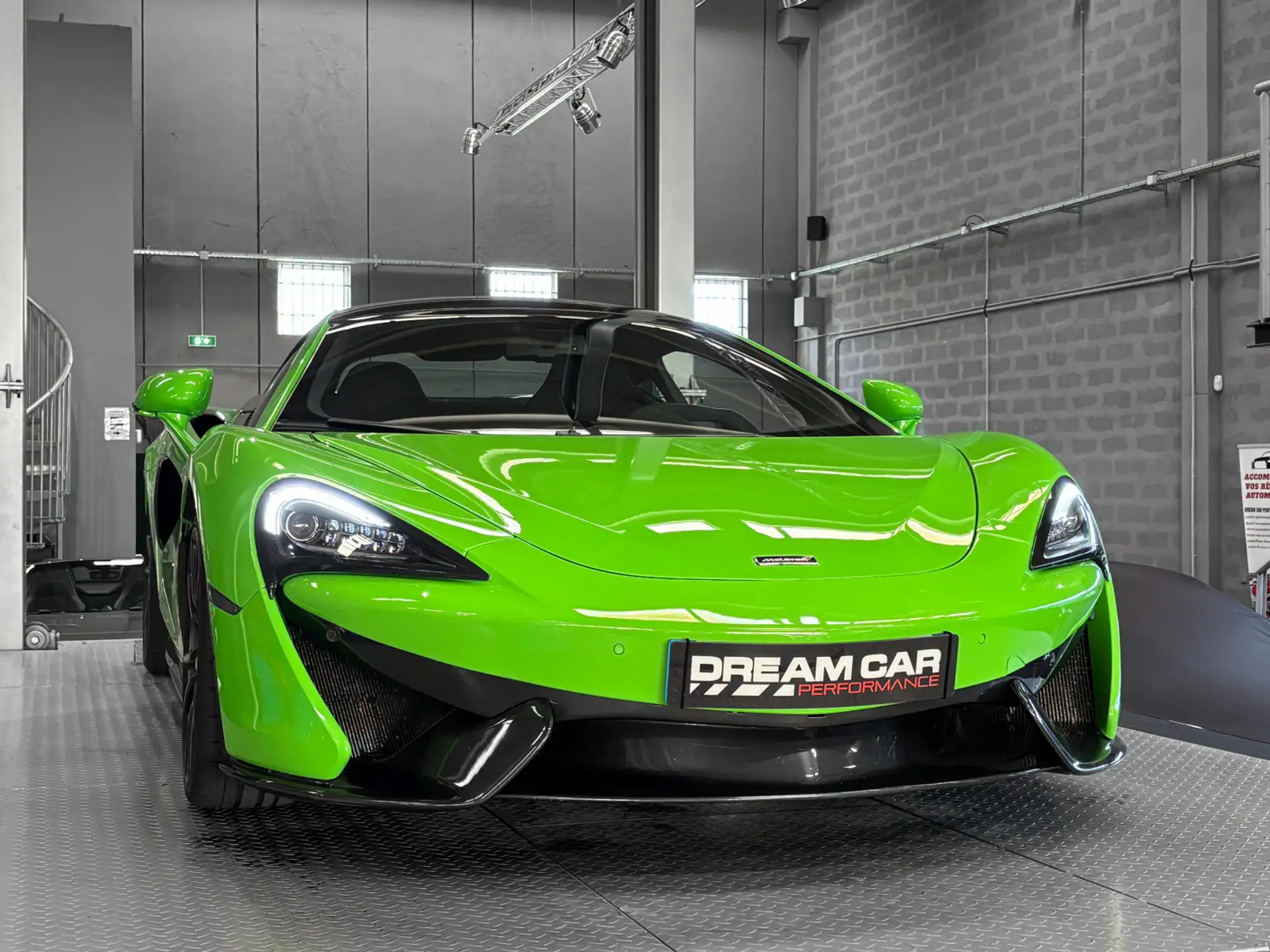 맥라렌 570S 570 Sport Coupe 2016 그린 사진 6