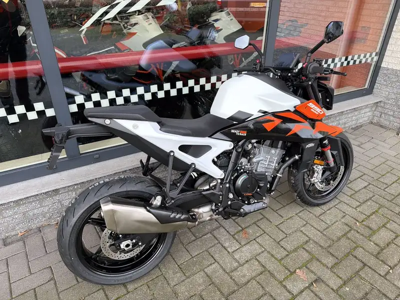 KTM 990 Duke - foto 3