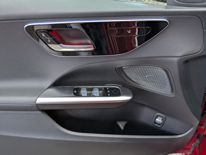 Mercedes-Benz C 180 T AVANTGARDE MBUX AHK KAM VIRT AMBI WINTER — photo 11