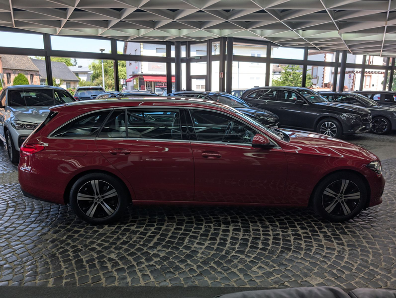 Mercedes-Benz C 180 T AVANTGARDE MBUX AHK KAM VIRT AMBI WINTER — photo 9