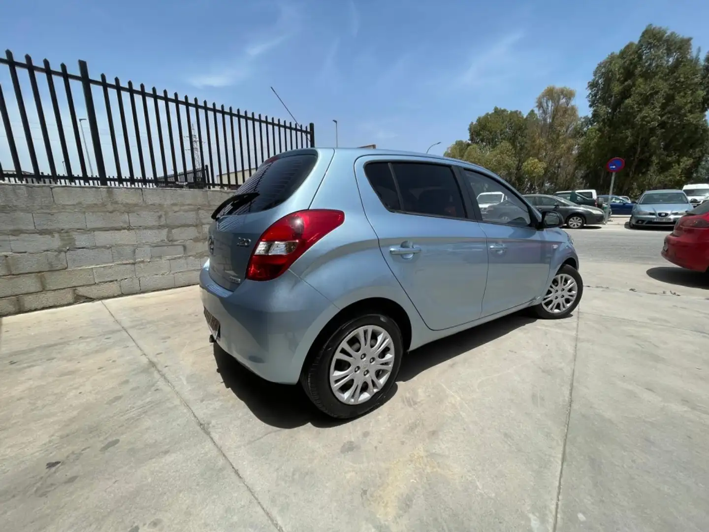 Hyundai i20 1.4CRDI Comfort Bleu - 2