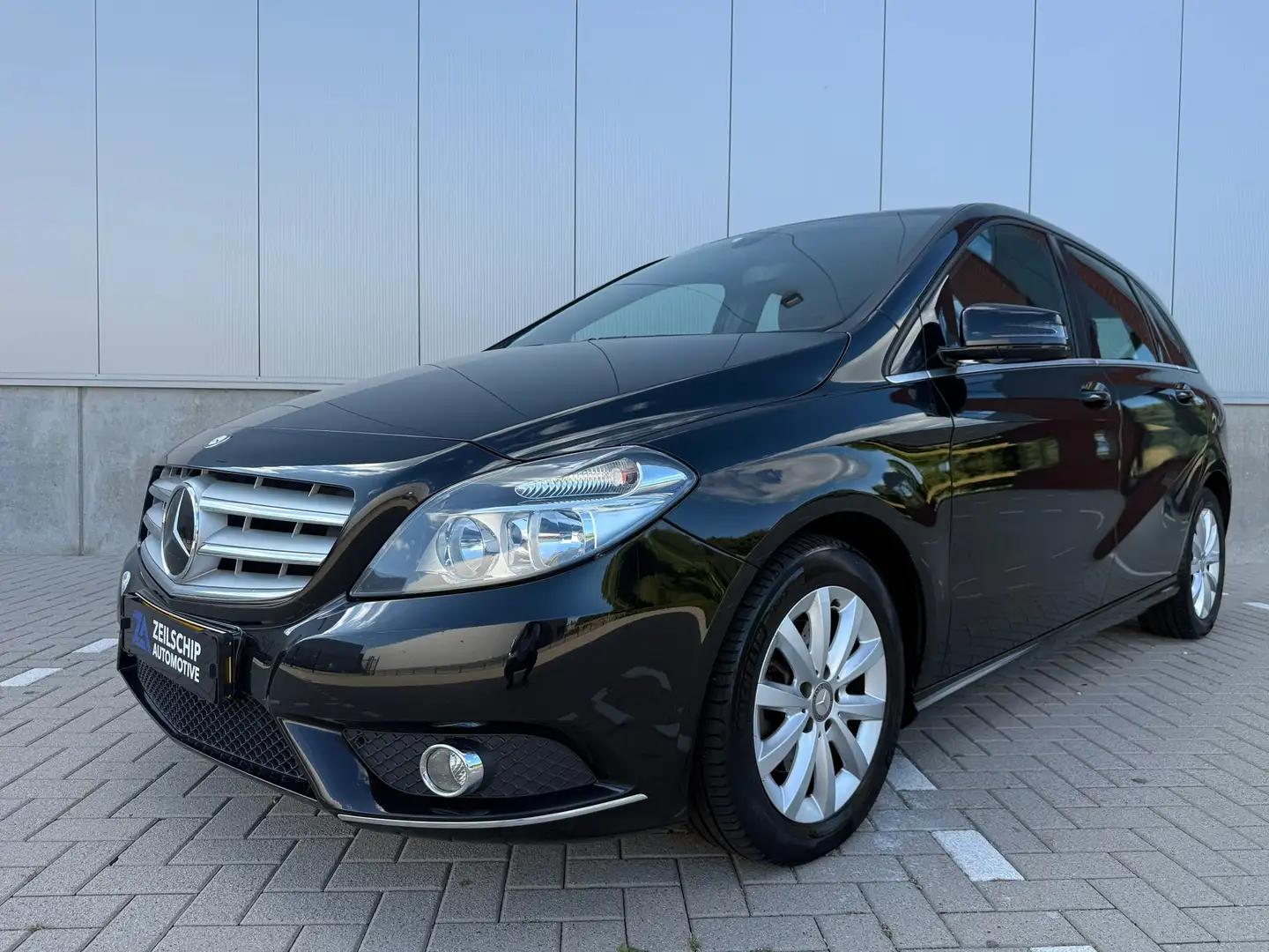 Mercedes-Benz B 200 Avantgarde|Navi|LEER|BT|NAP| Zwart - 1