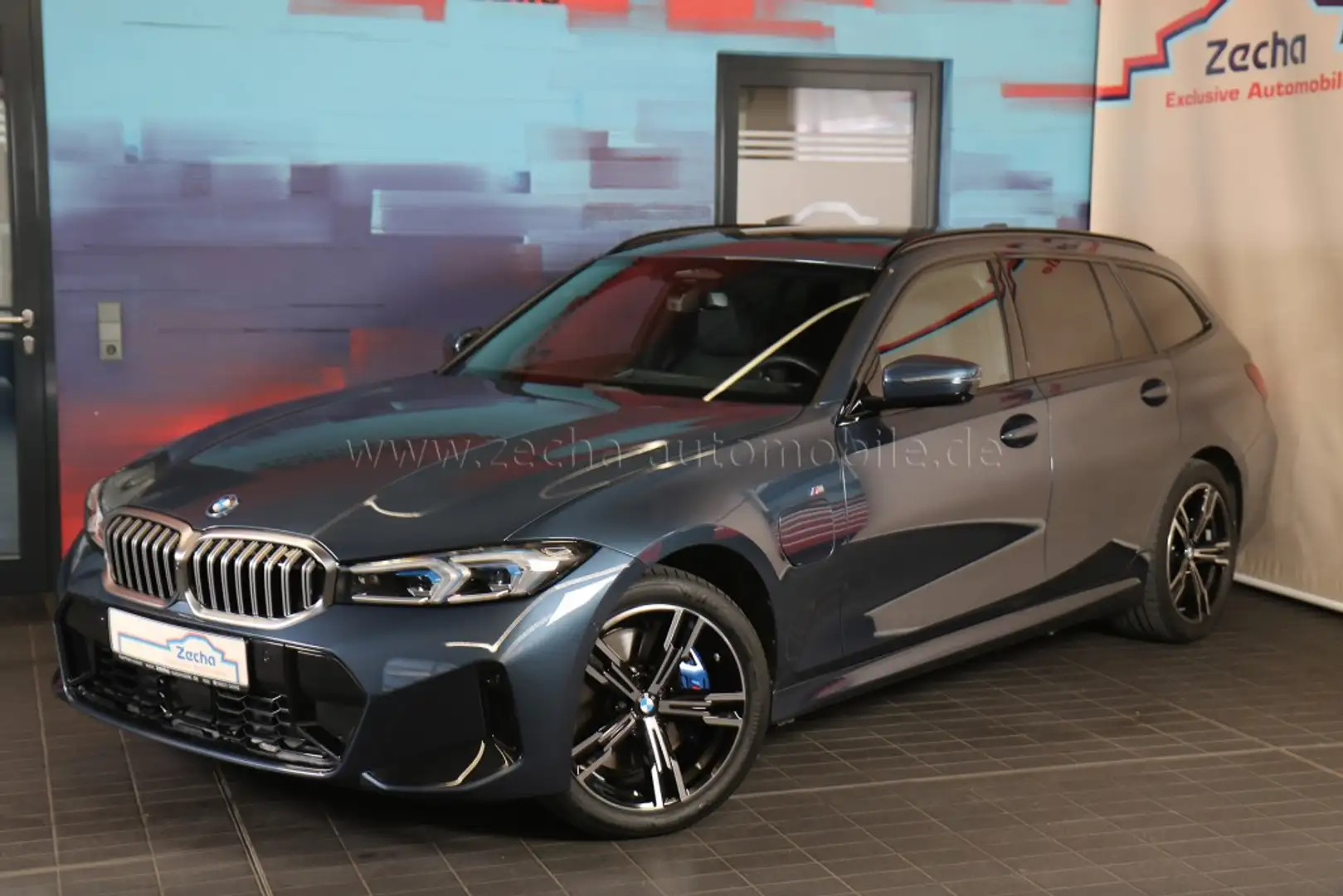 BMW 330 e xDr.Tour.M-Sportp.Panod.AHK.DrivProf.Park+ Blau - 1