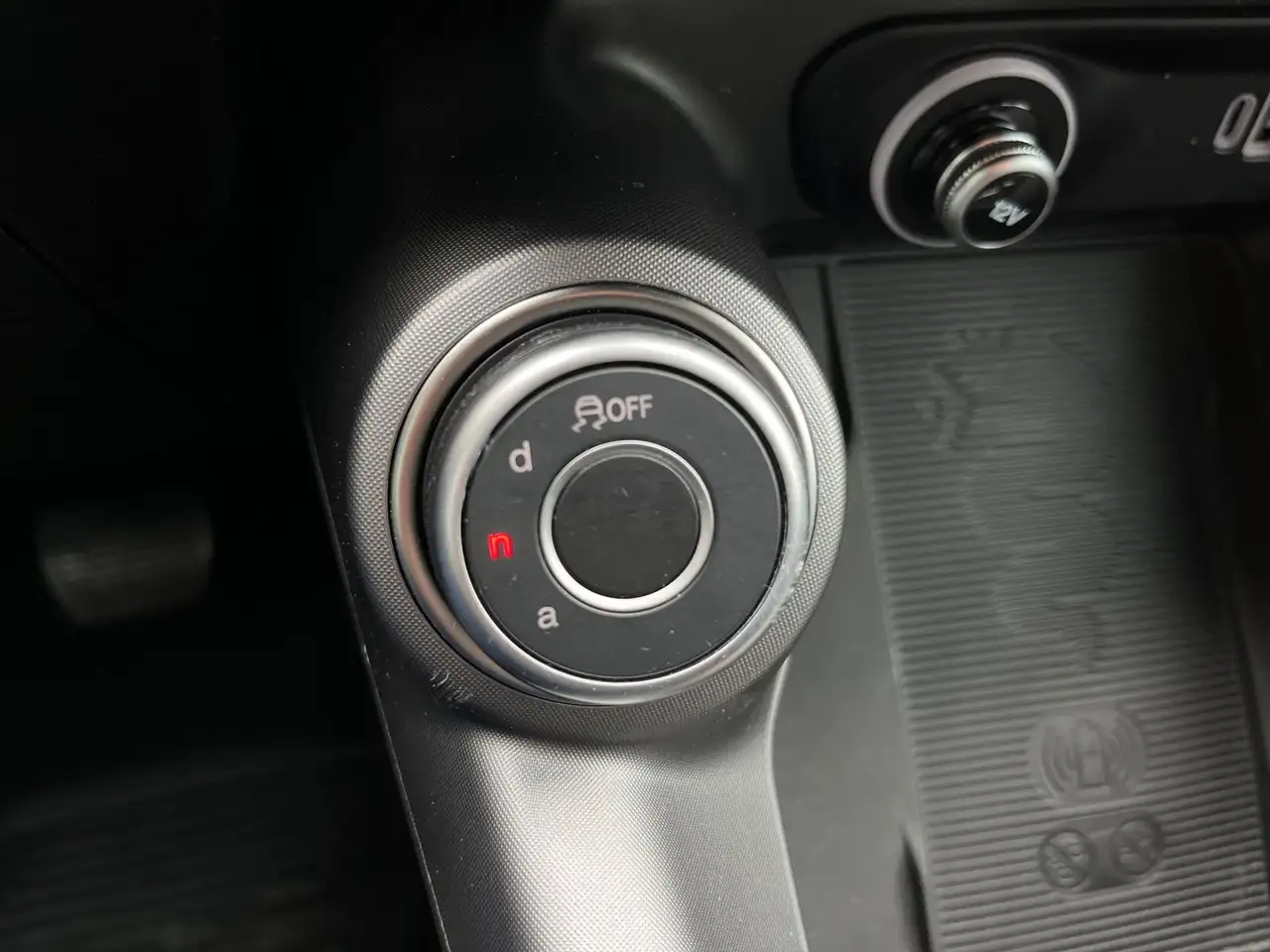 Alfa Romeo Tonale 2024 — фото 24