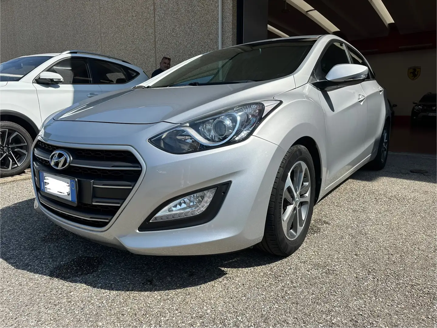 Hyundai i30 5p 1.4 Comfort 100cv 18.000KM Argento - 2