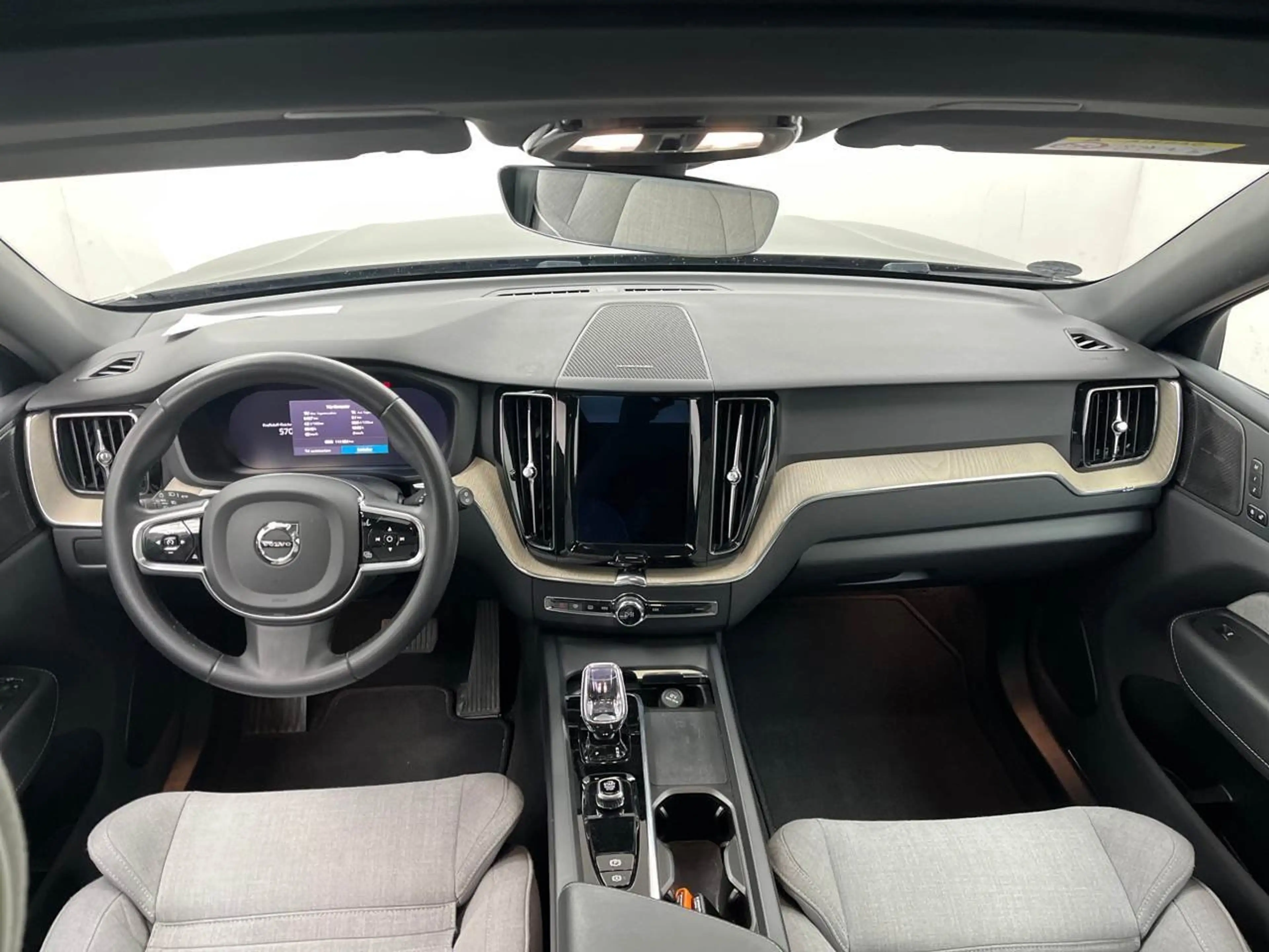 Volvo XC60 XC 60 T6 Twin Engine AWD R Design Plug-In — photo 7