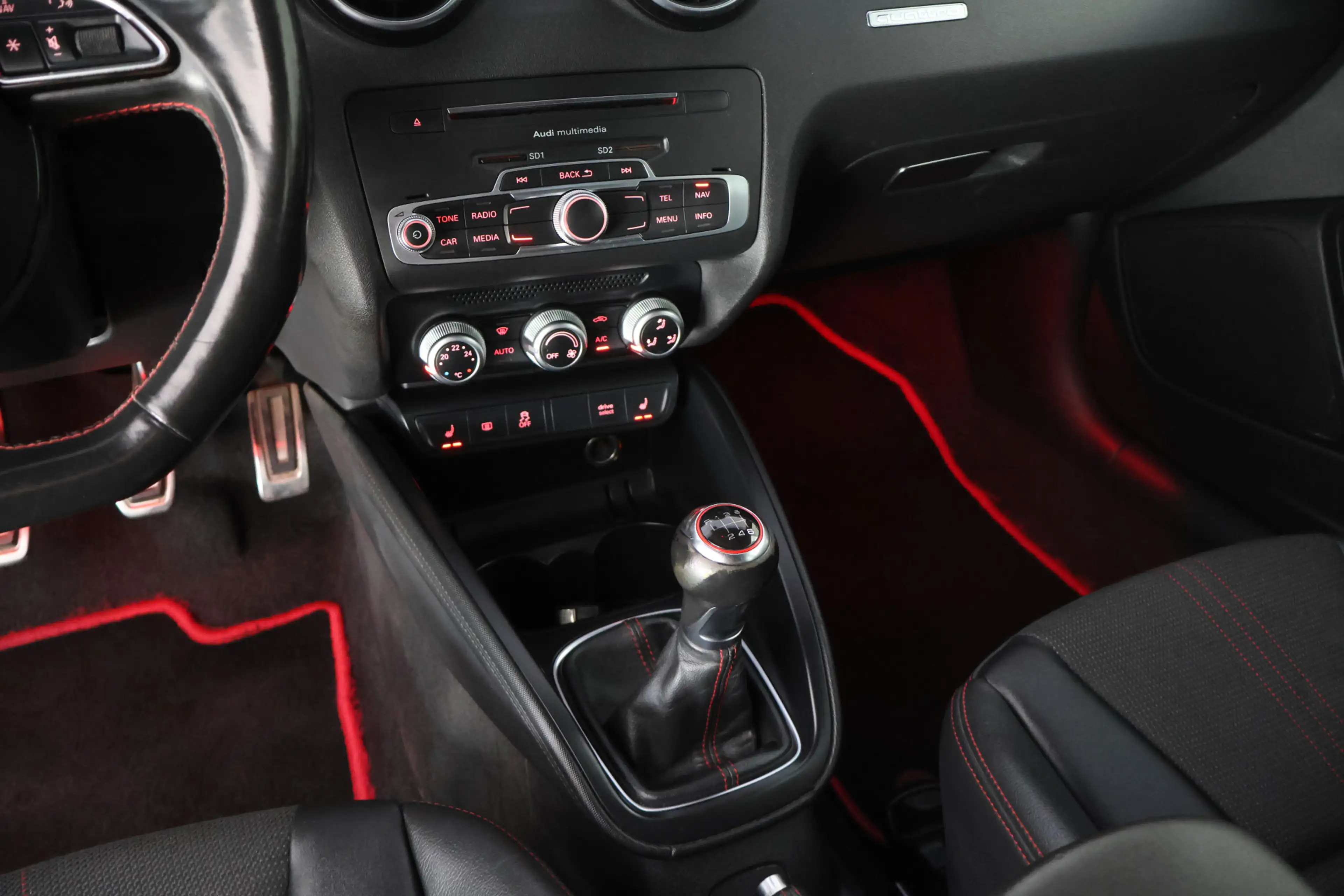 Audi S1 2.0TFSI S1 Quattro Pro Line Plus XENON | NAVI | LE — photo 18