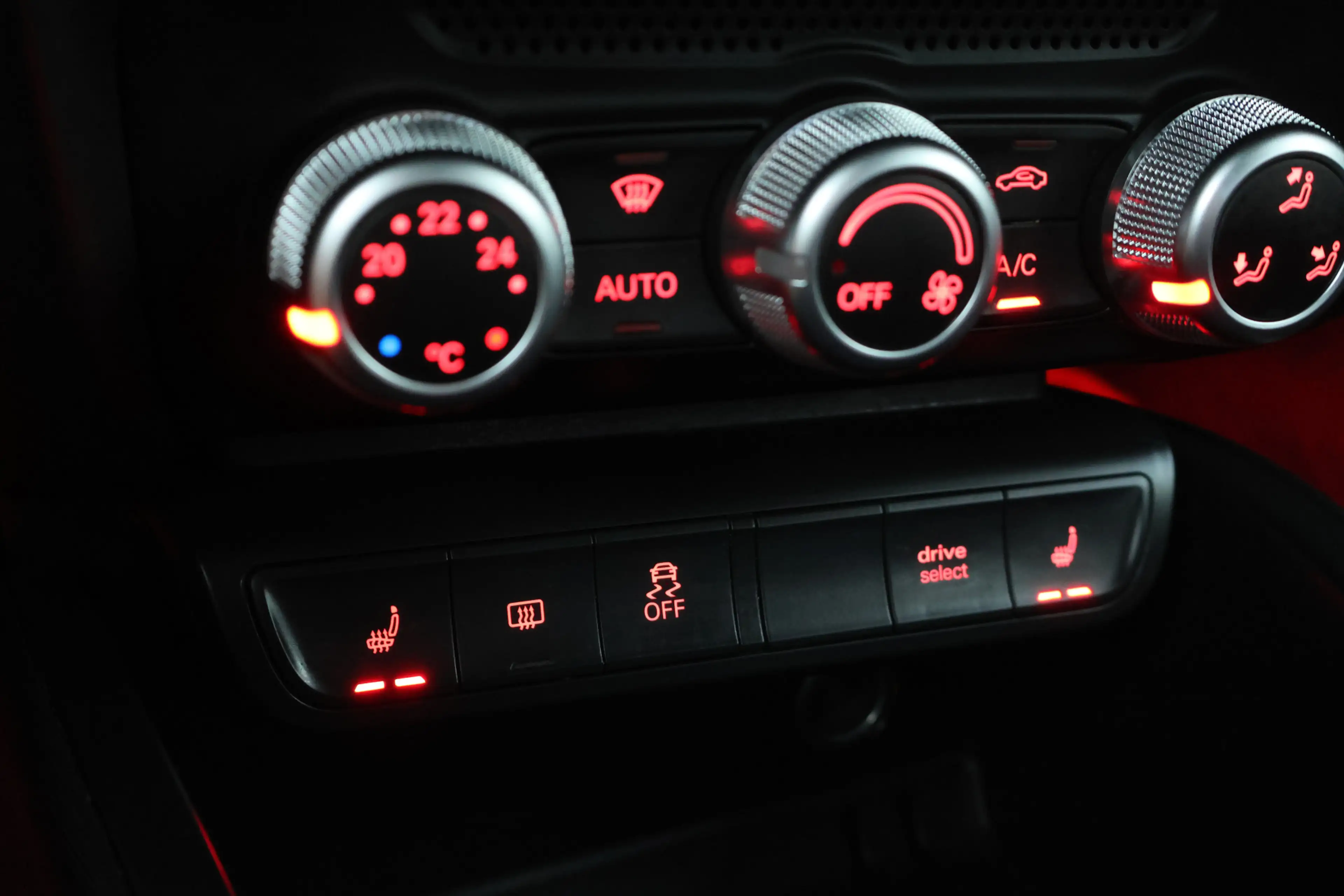 Audi S1 2.0TFSI S1 Quattro Pro Line Plus XENON | NAVI | LE — photo 20