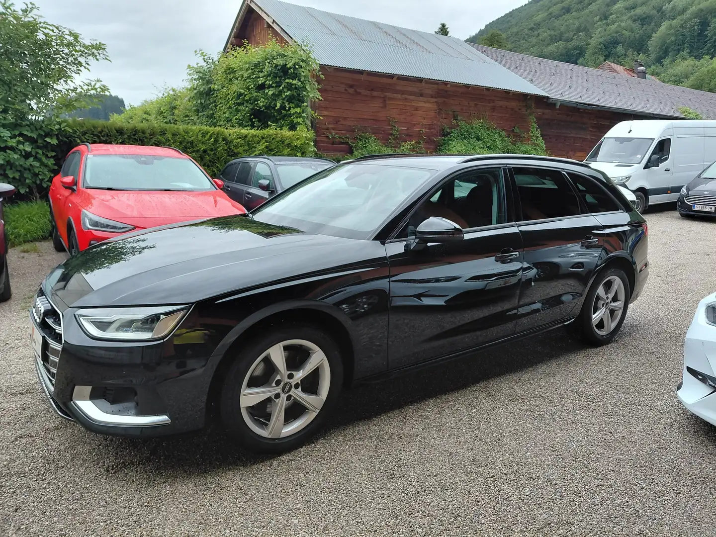 Audi A4 Avant 35 TDI Aut. * ACC, LED, PDC, Navi, Massages* Schwarz - 2