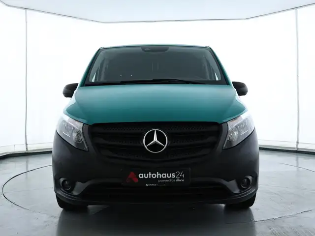 Mercedes-Benz Vito view 2