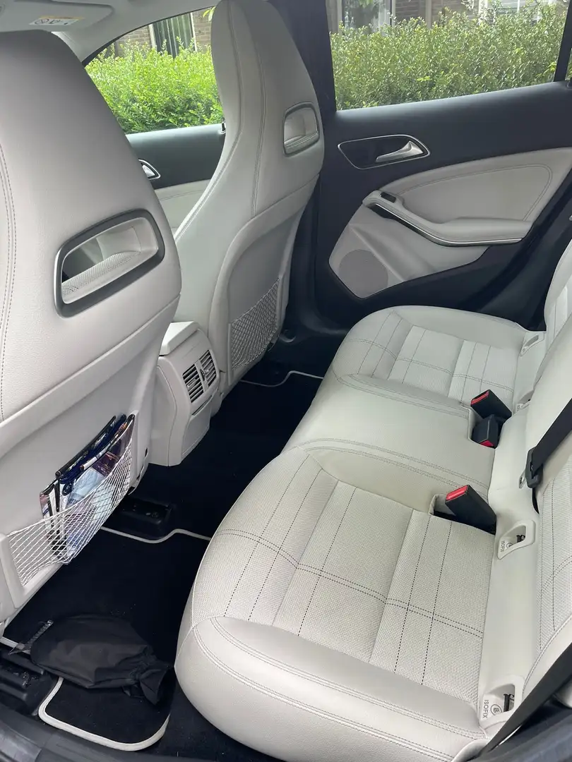 Mercedes-Benz GLA 200 GLA 200 Edition 1 Black - 2