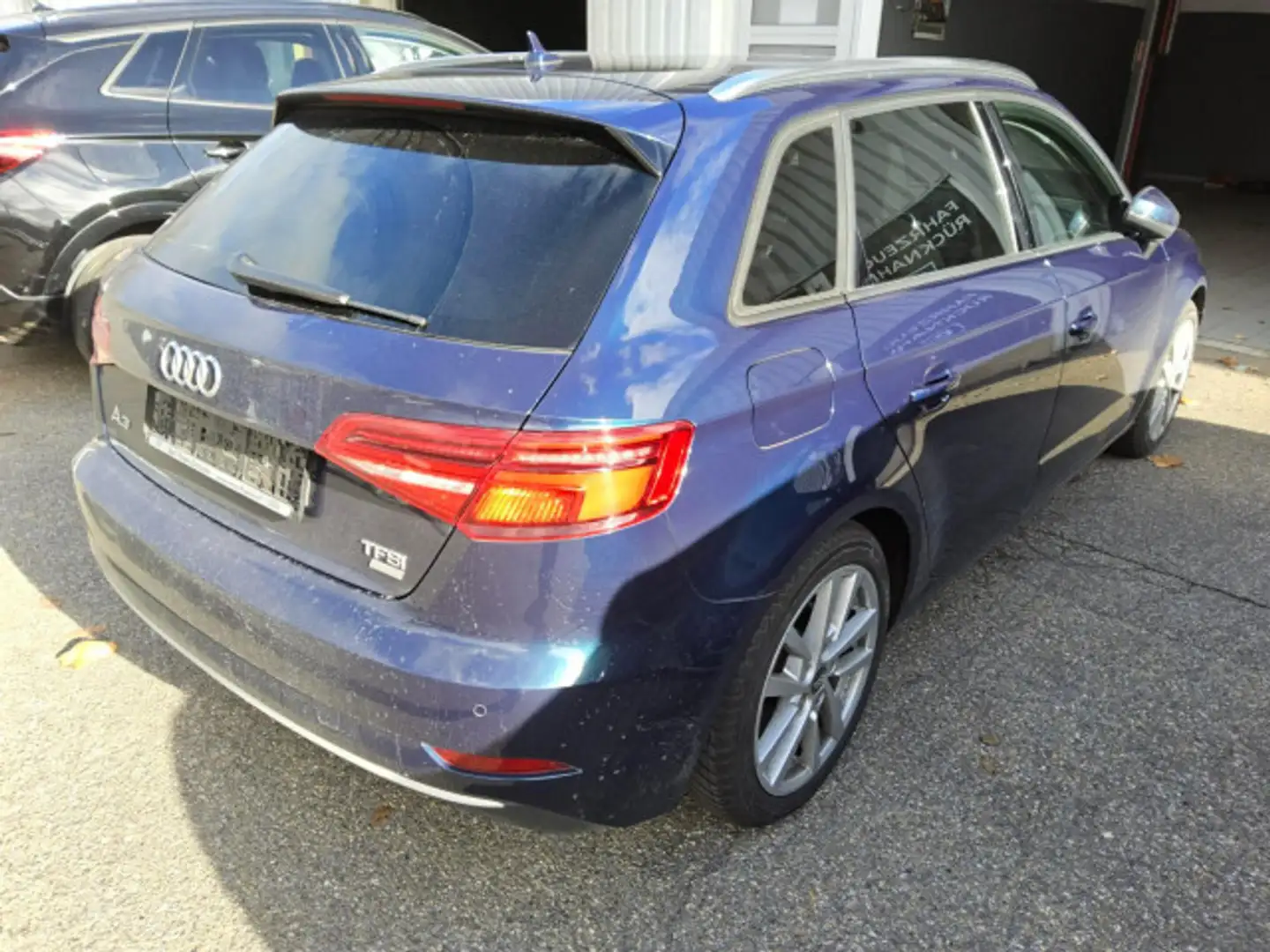 Audi A3 sport 1.4 TFSI LED Navi PDC SHZ GRA Bleu - 2