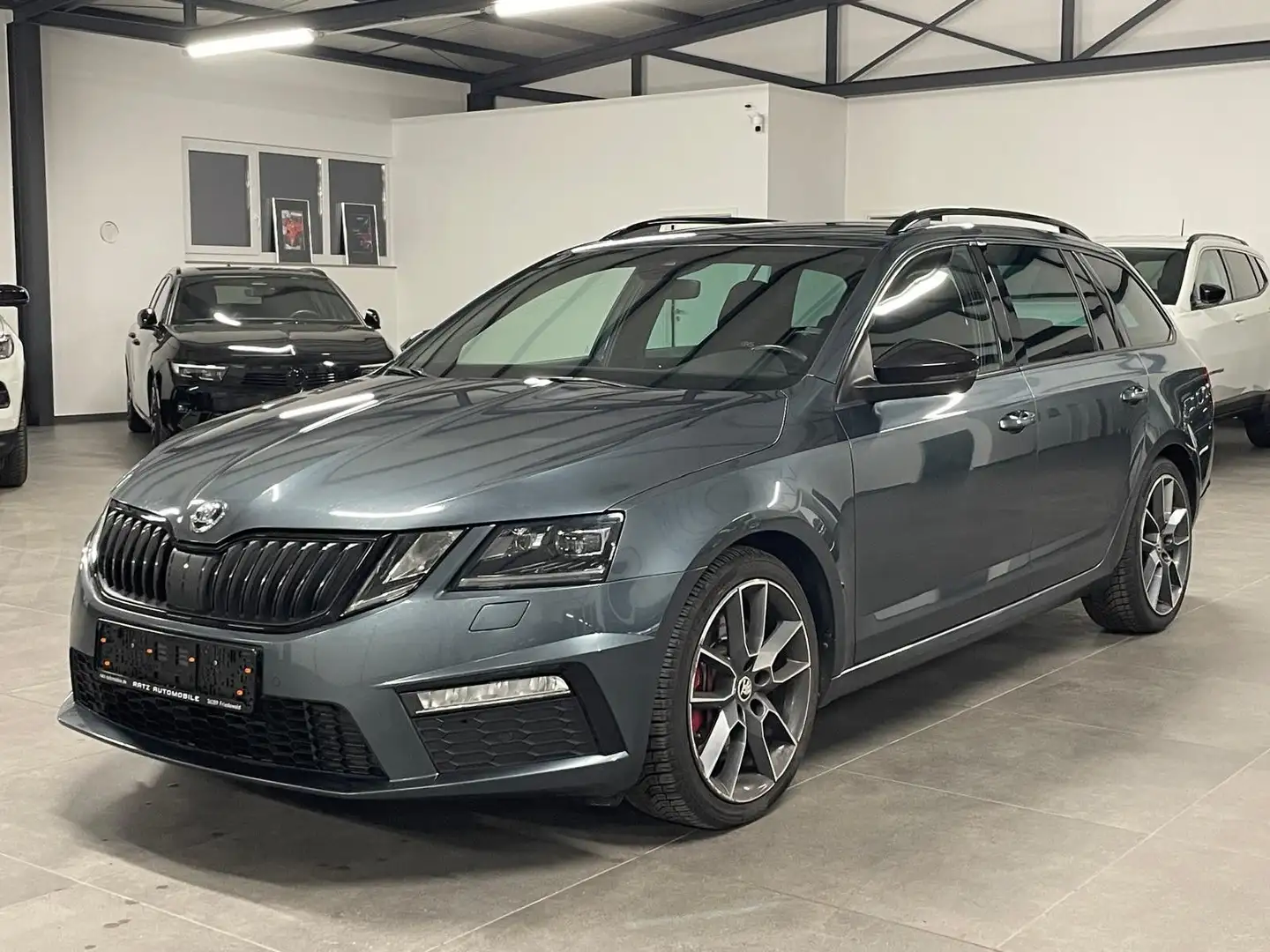 Skoda Octavia RS CANTON+KAM+ACC+4xSHZ+EL.HECK+TOT.ASS Gris - 2