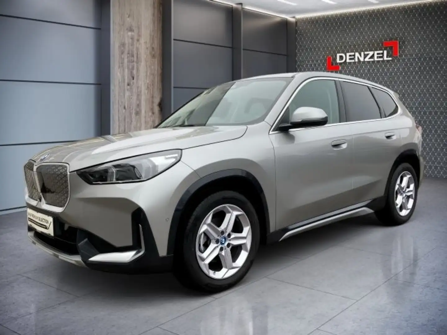 BMW iX1 eDrive20 U11 Silber - 1