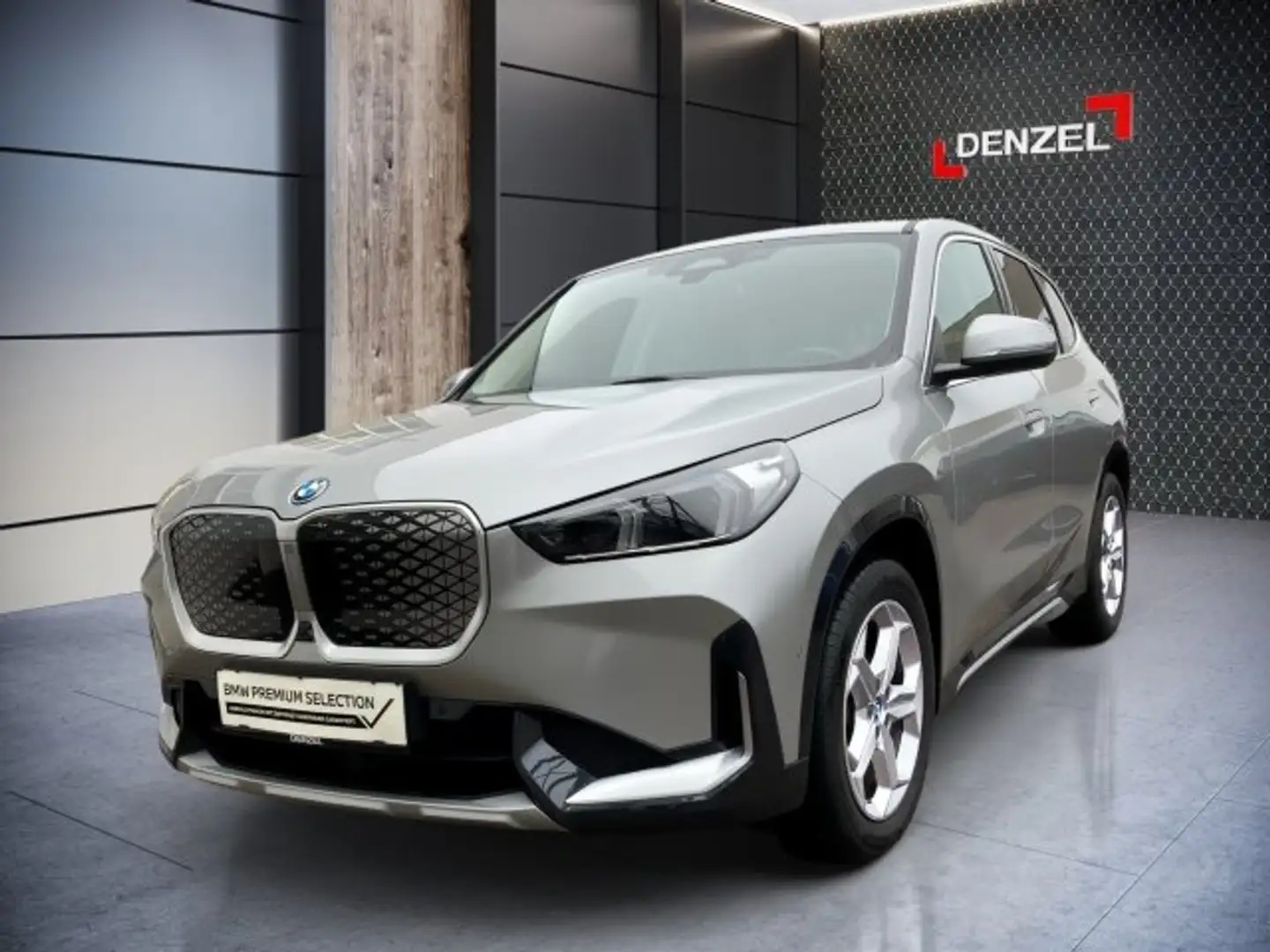 BMW iX1 eDrive20 U11 Silber - 2