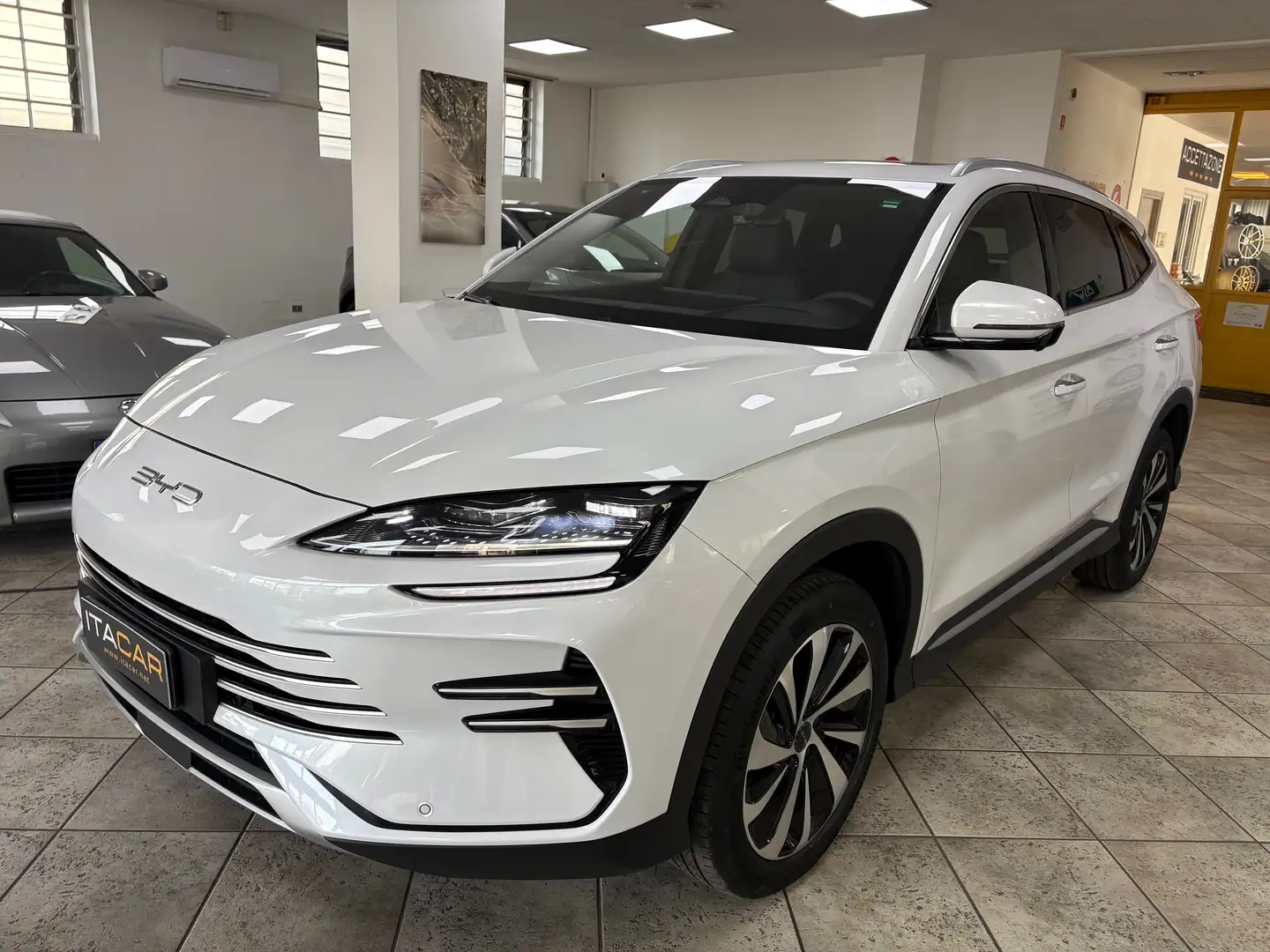 BYD Seal U U DM-i U Comfort Plug-in Hybrid Weiß - 1