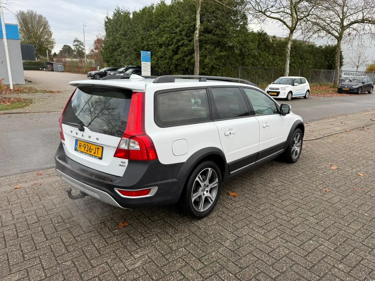 Volvo XC70 3.2 AWD Momentum, LPG G3, Bliss, Leder Blanc - 2