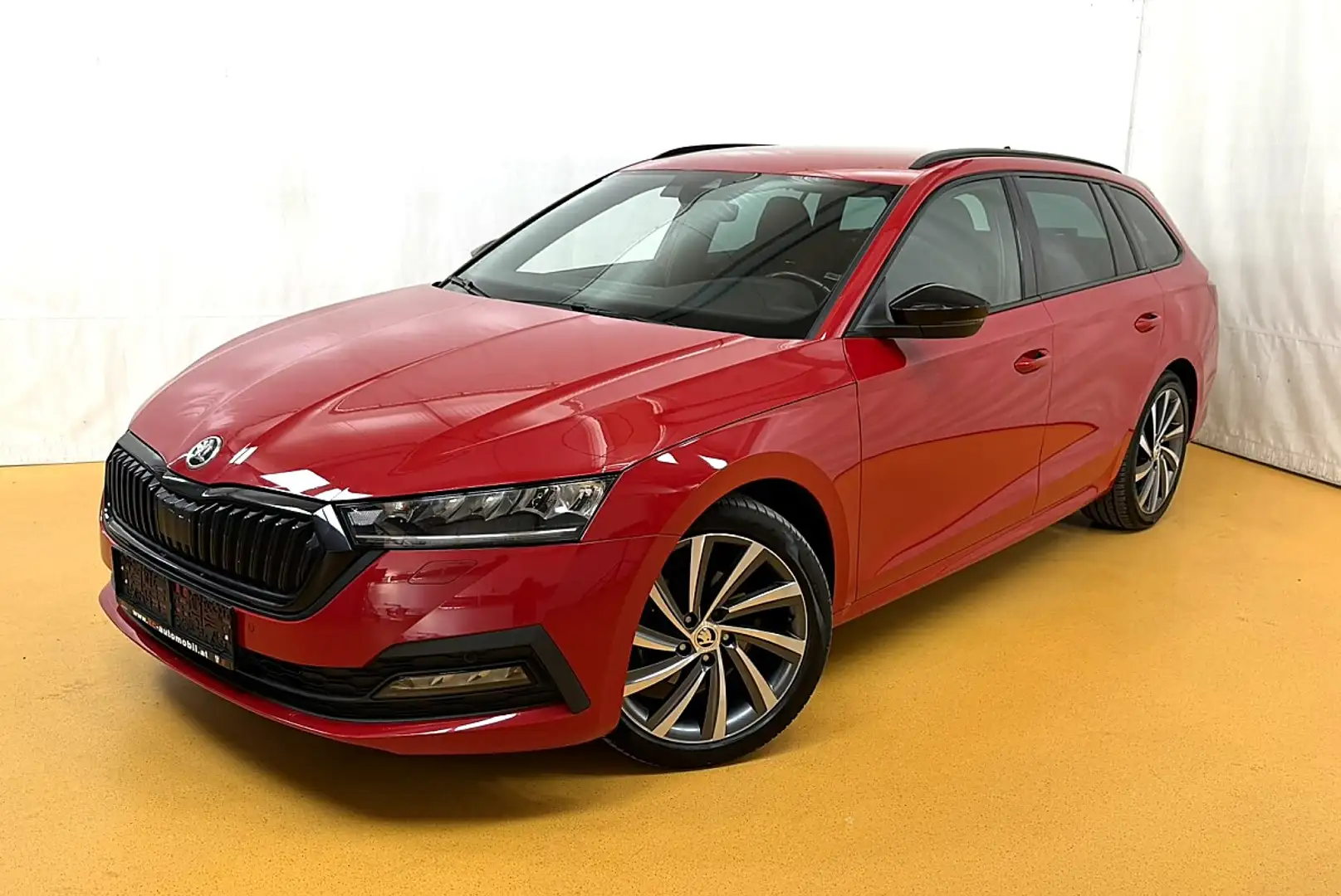 Skoda Octavia Combi 2,0 TDI Style DSG Rot - 1