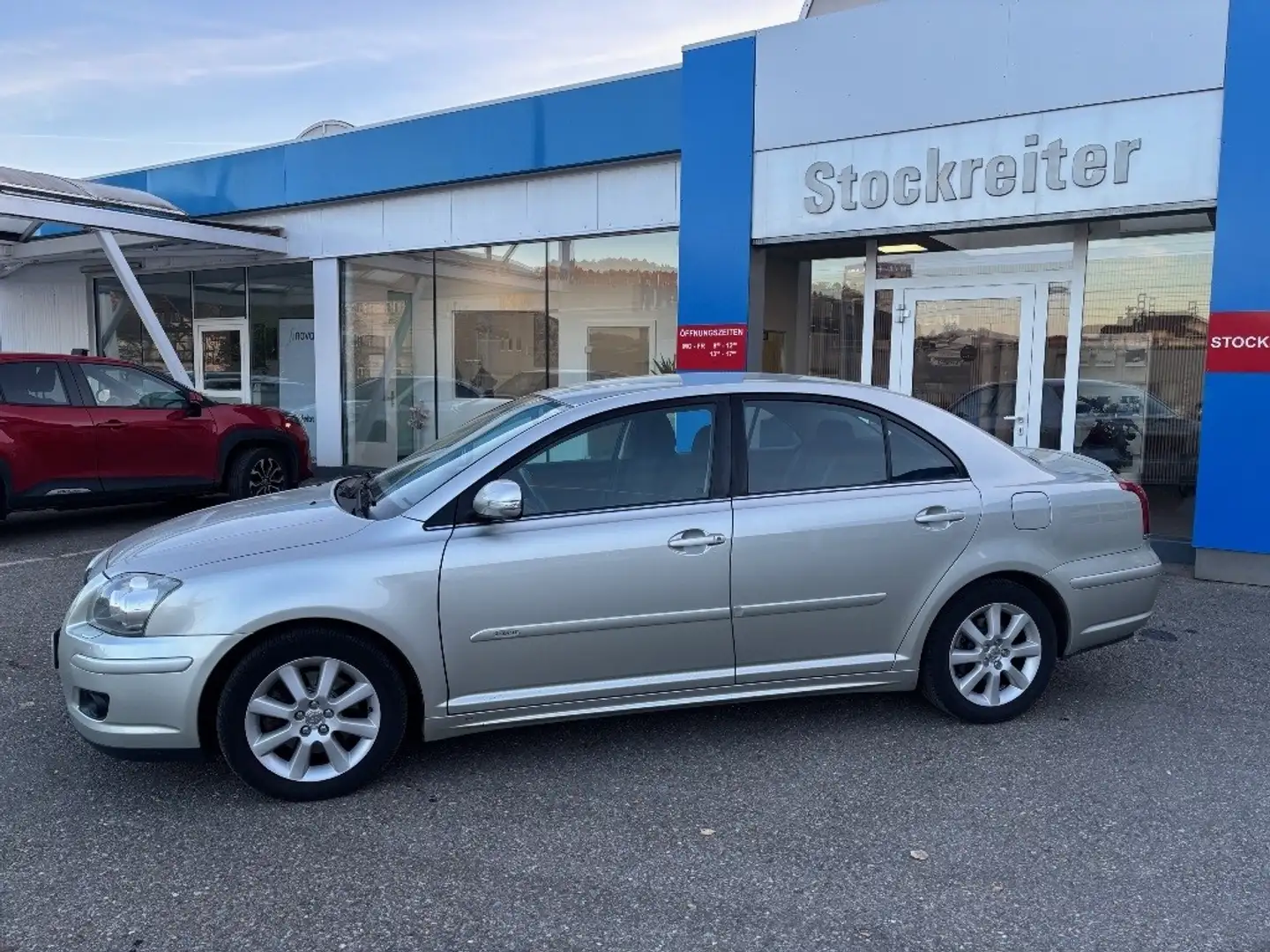 Toyota Avensis 2,0 D-4D Linea Sol DPF Silber - 2