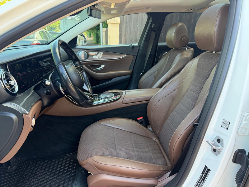 Mercedes-Benz E 300 de 4Matic|Panorama|Allrad|Avantgarde — photo 12