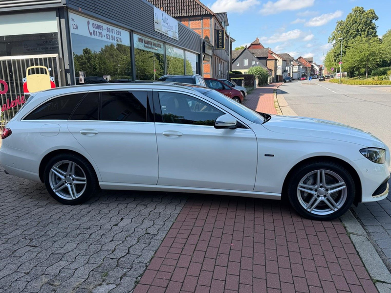 Mercedes-Benz E 300 de 4Matic|Panorama|Allrad|Avantgarde — photo 9